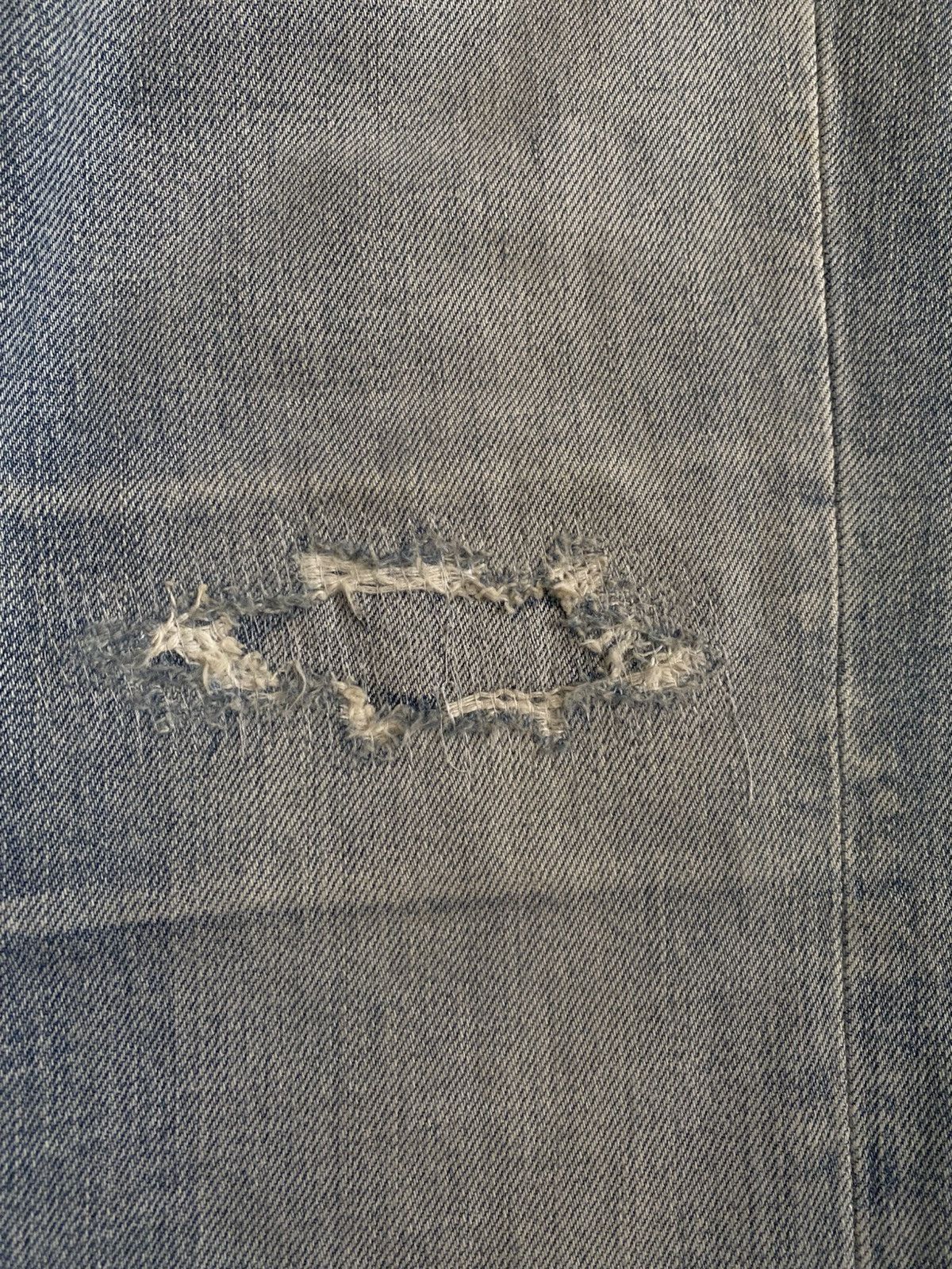 Hedi Slimane × Saint Laurent Paris Saint Laurent - 2015 Knee Repair D02 Lightwash Jeans Size US 32 / EU 48 - 3 Thumbnail