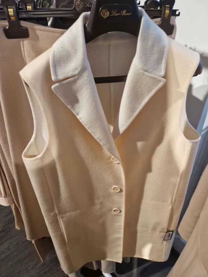 LORO PIANA Double-sided 100% cashmere vest