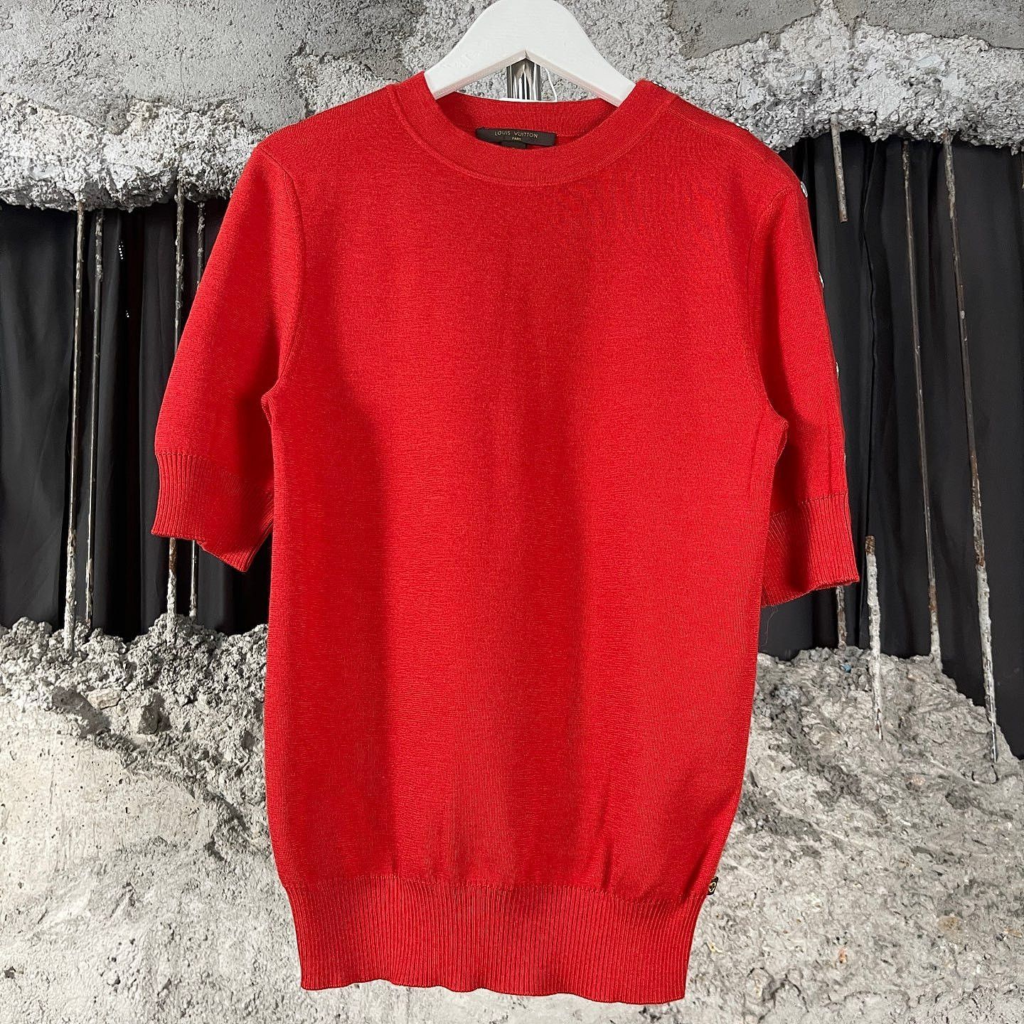 Louis Vuitton Louis Vuitton Red Knit Top With Logo Buttons Size S Size S / US 4 / IT 40 - 1 Thumbnail
