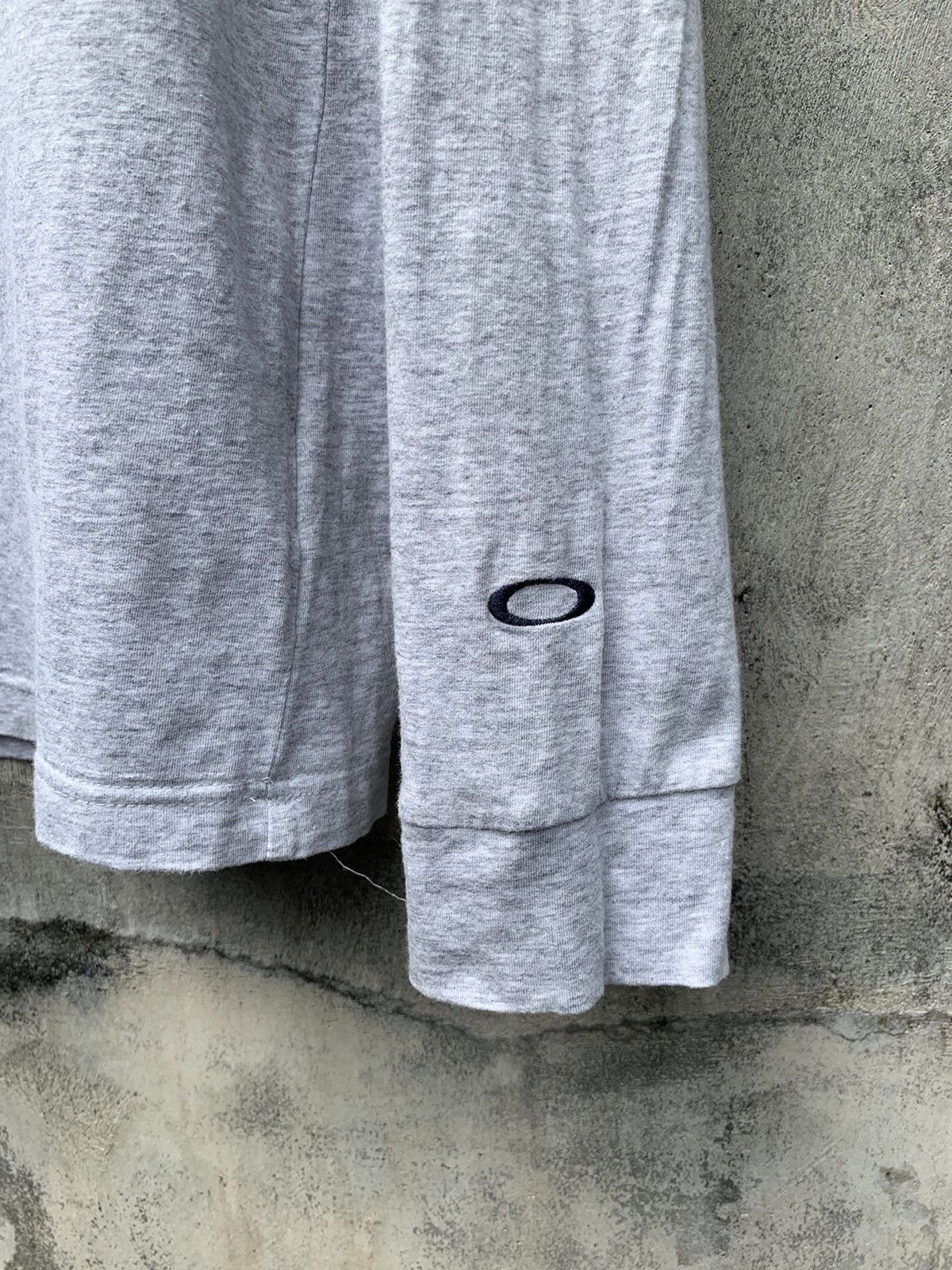 Oakley 2000s Oakley Longsleeve Turtleneck Size US L / EU 52-54 / 3 - 4 Thumbnail
