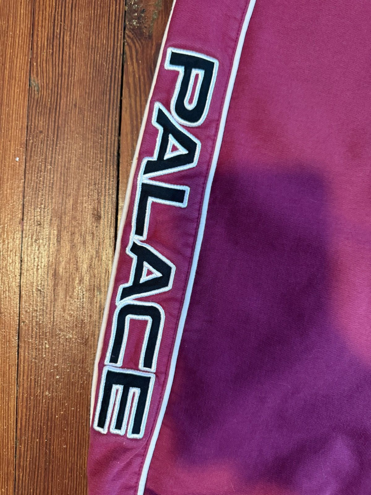 Palace Palace International Jogger Burgundy Size US 34 / EU 50 - 2 Thumbnail