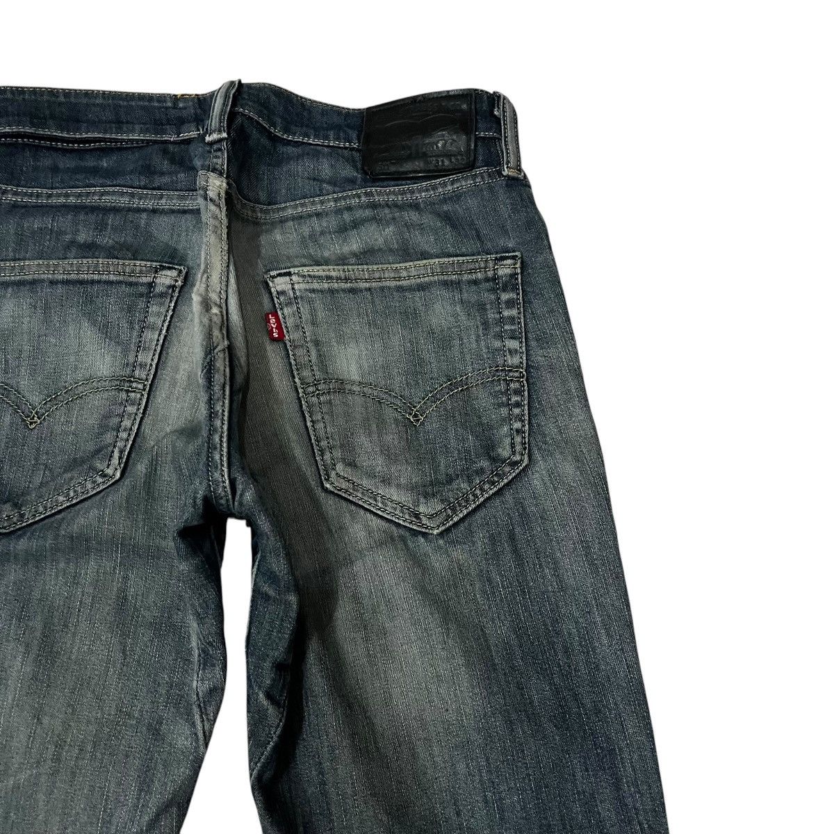 Japanese Brand Vintage Y2K Levi’s Distressed Denim Jeans Size US 31 - 12 Thumbnail