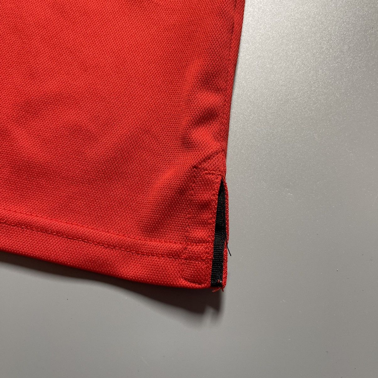 Nike × Vintage NIKE COURT RED POLO SIZE “M” 644776-657 Size US M / EU 48-50 / 2 - 5 Thumbnail