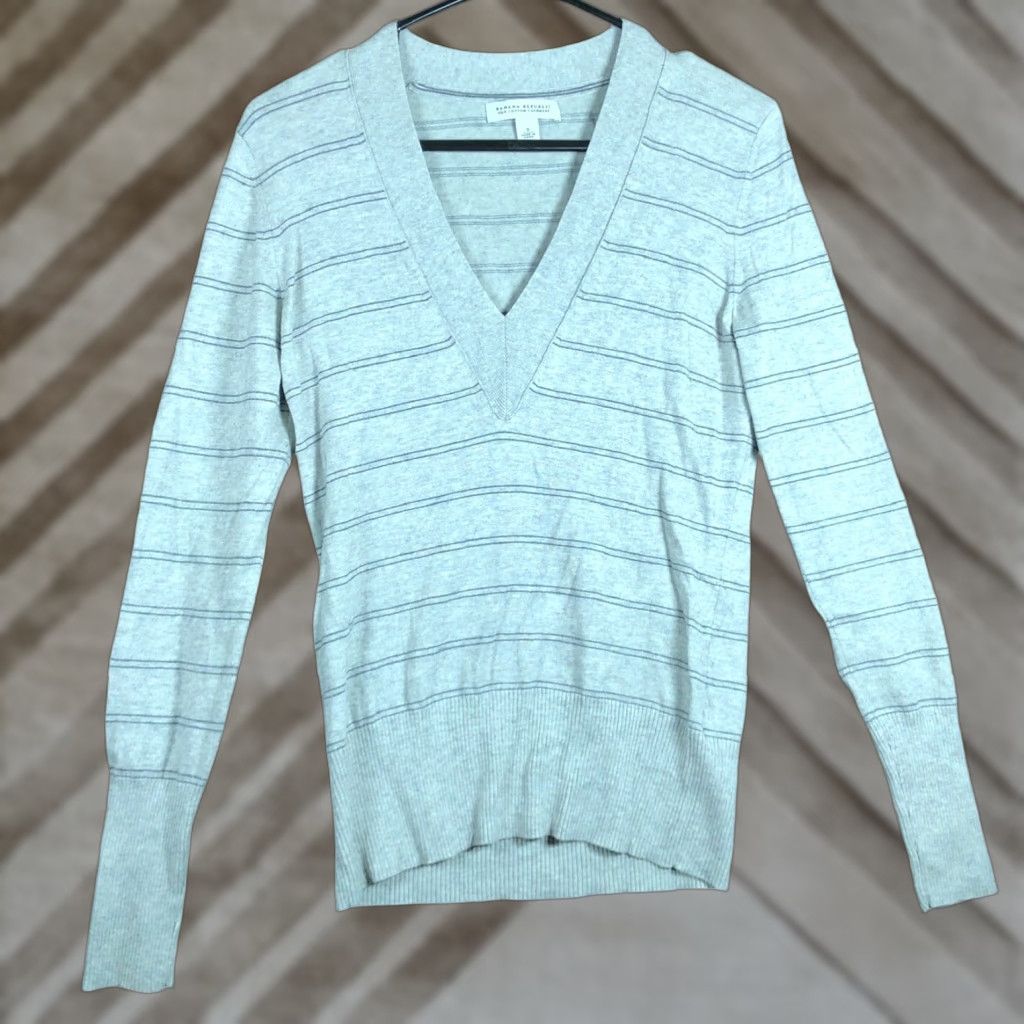 Banana Republic Banana Republic Womens Sweater Gray Pullover V-Neck Silk Cashmere Stretch Small Size S / US 4 / IT 40 - 1 Thumbnail