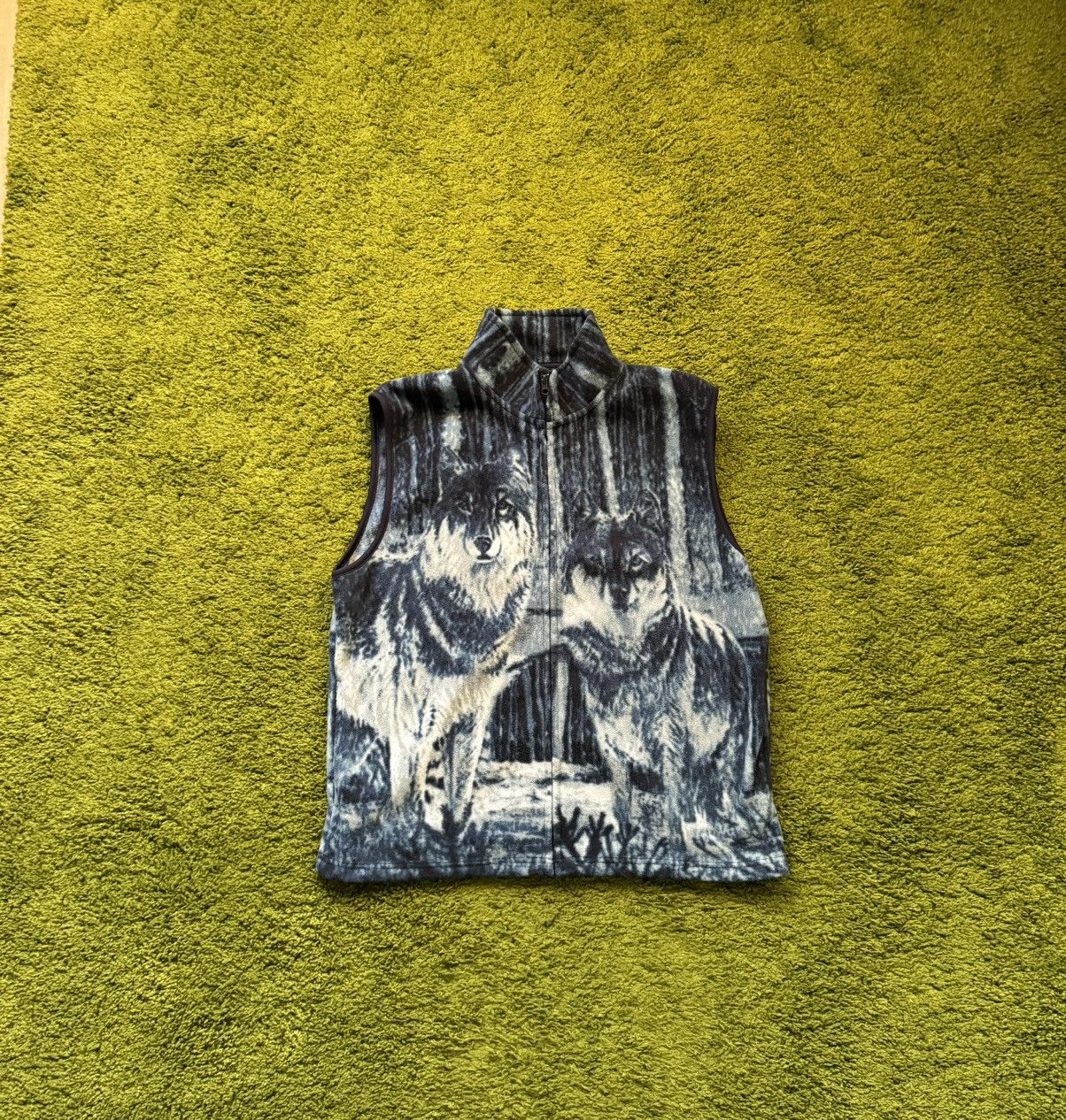 Y2K style Woolf pattern fleece vest gilet