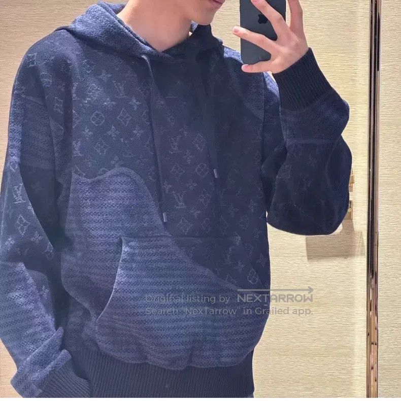Louis Vuitton Louis Vuitton Logo printed patchwork sweatshirt Size US M / EU 48-50 / 2 - 6 Thumbnail
