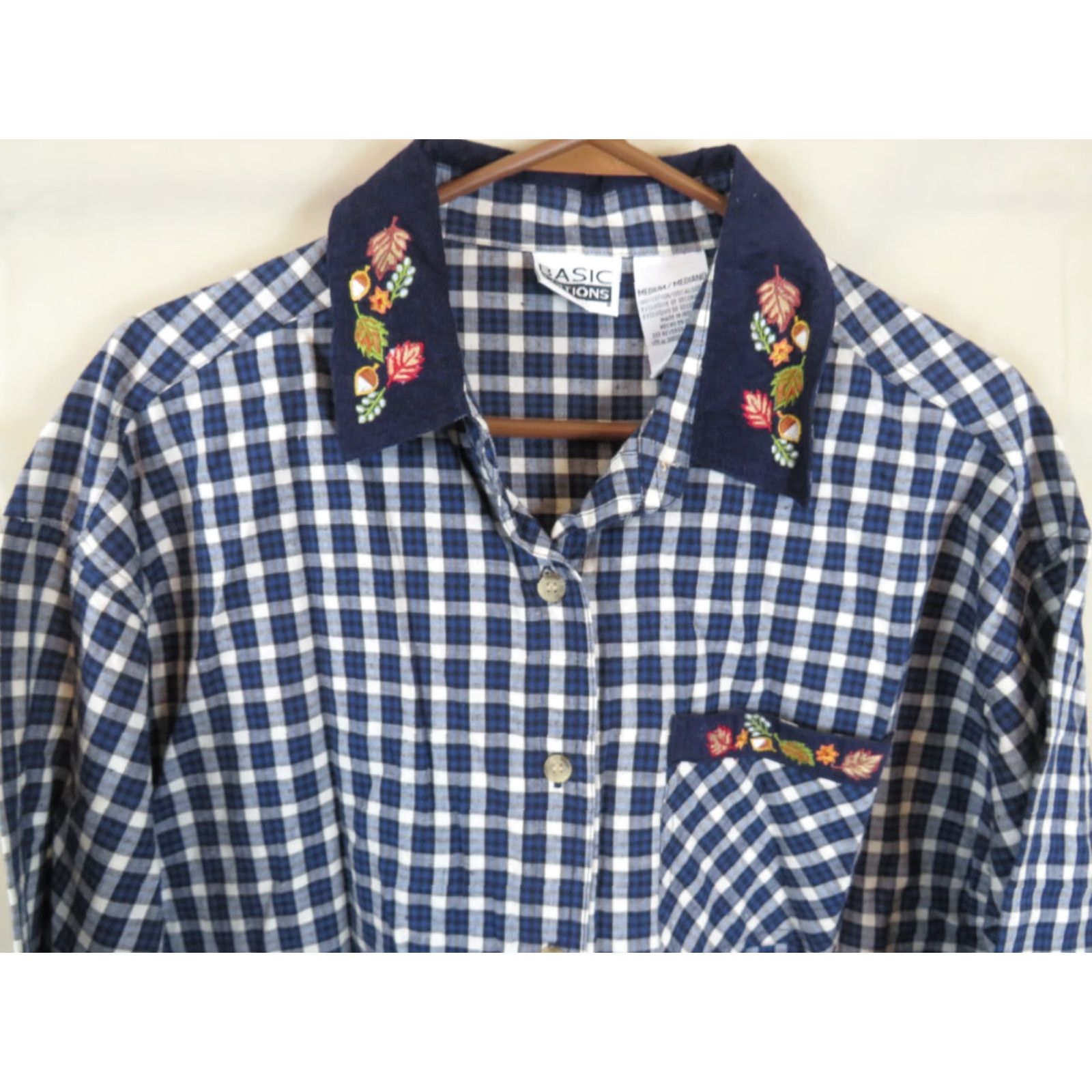 Basic Editions NWT Basic Edition Plaid Button-Down Shirt M Women's Multicolor Collared Long Sleeve Regular Size M Men/Women? Size M / US 6-8 / IT 42-44 - 3 Thumbnail