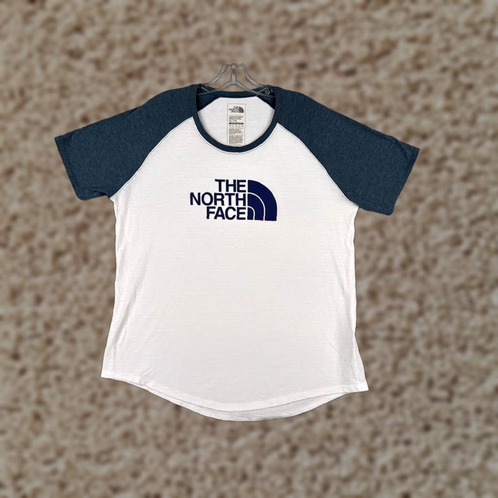 The North Face The North Face Women's T-Shirt XL Blue Short Sleeve Raglan Cotton Outdoor Casual Size XL / US 12-14 / IT 48-50 - 1 Thumbnail