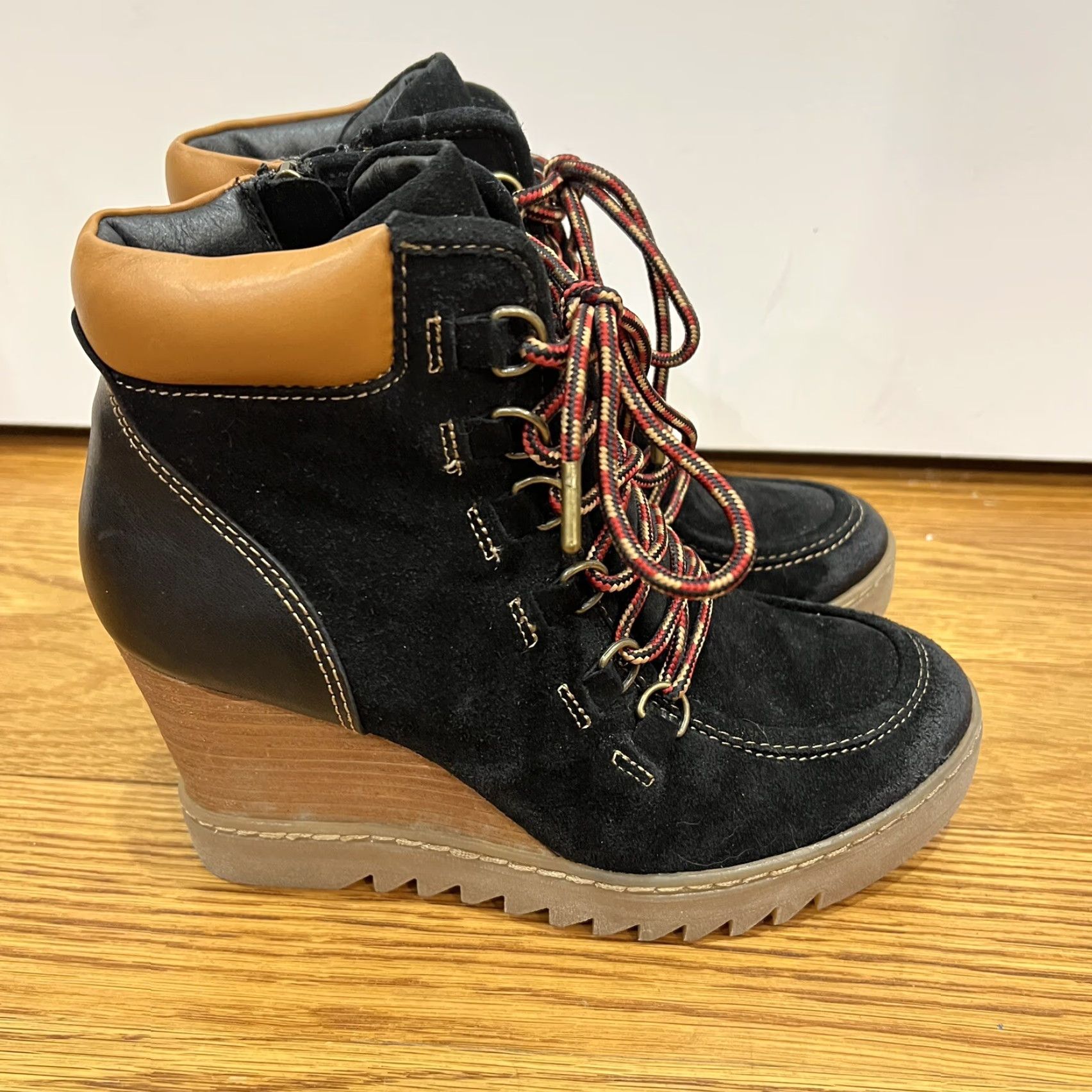 Vintage VINTAGE No Brand Womens Bootie Size 7.5M Black Leather Suede Wedge Casual Fall Winter Size US 7.5 / IT 37.5 - 7 Thumbnail