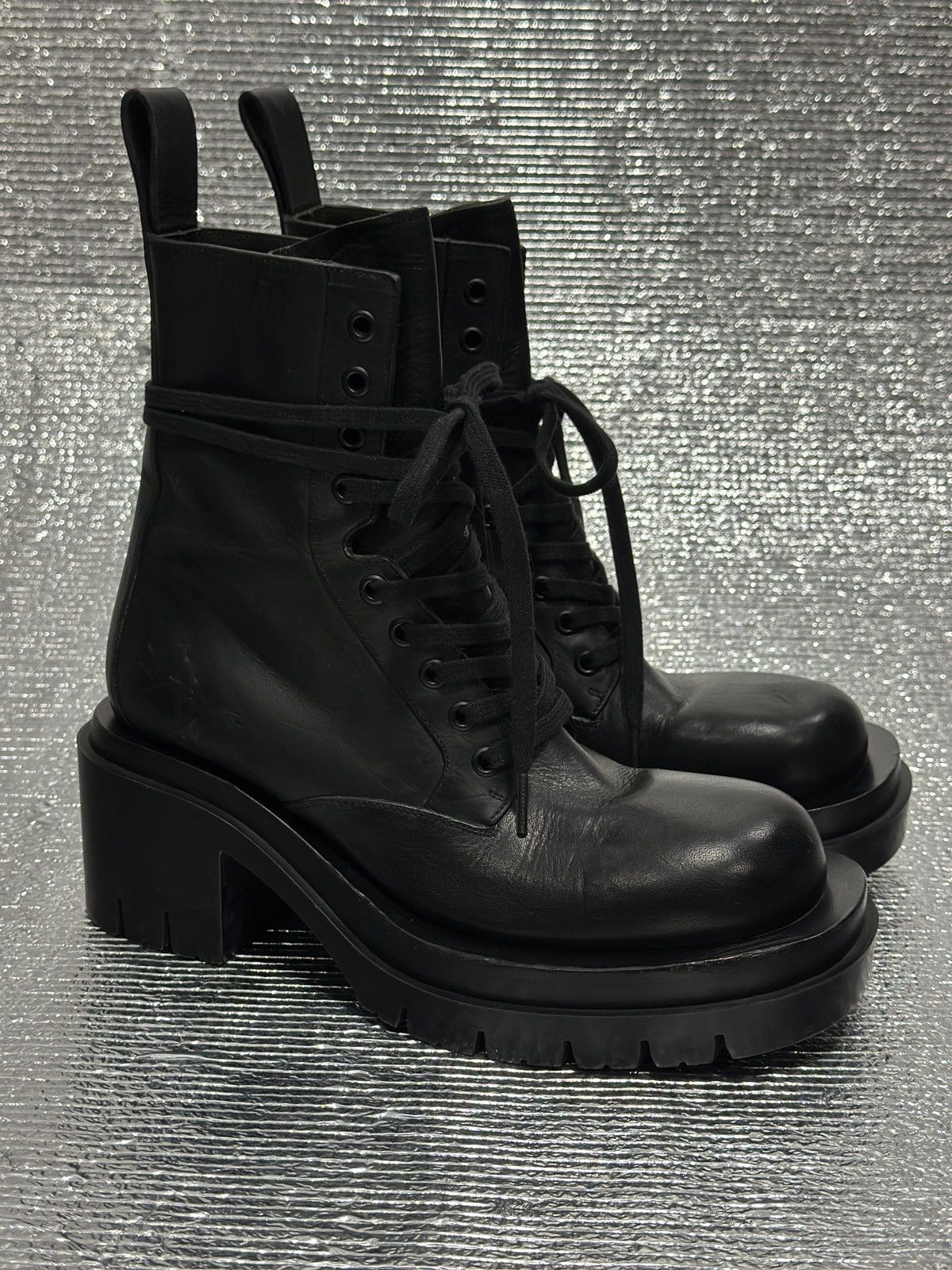 Bottega Veneta Bottega Veneta Lug Lace-Up Ankle Boots Size US 7 / IT 37 - 2 Thumbnail