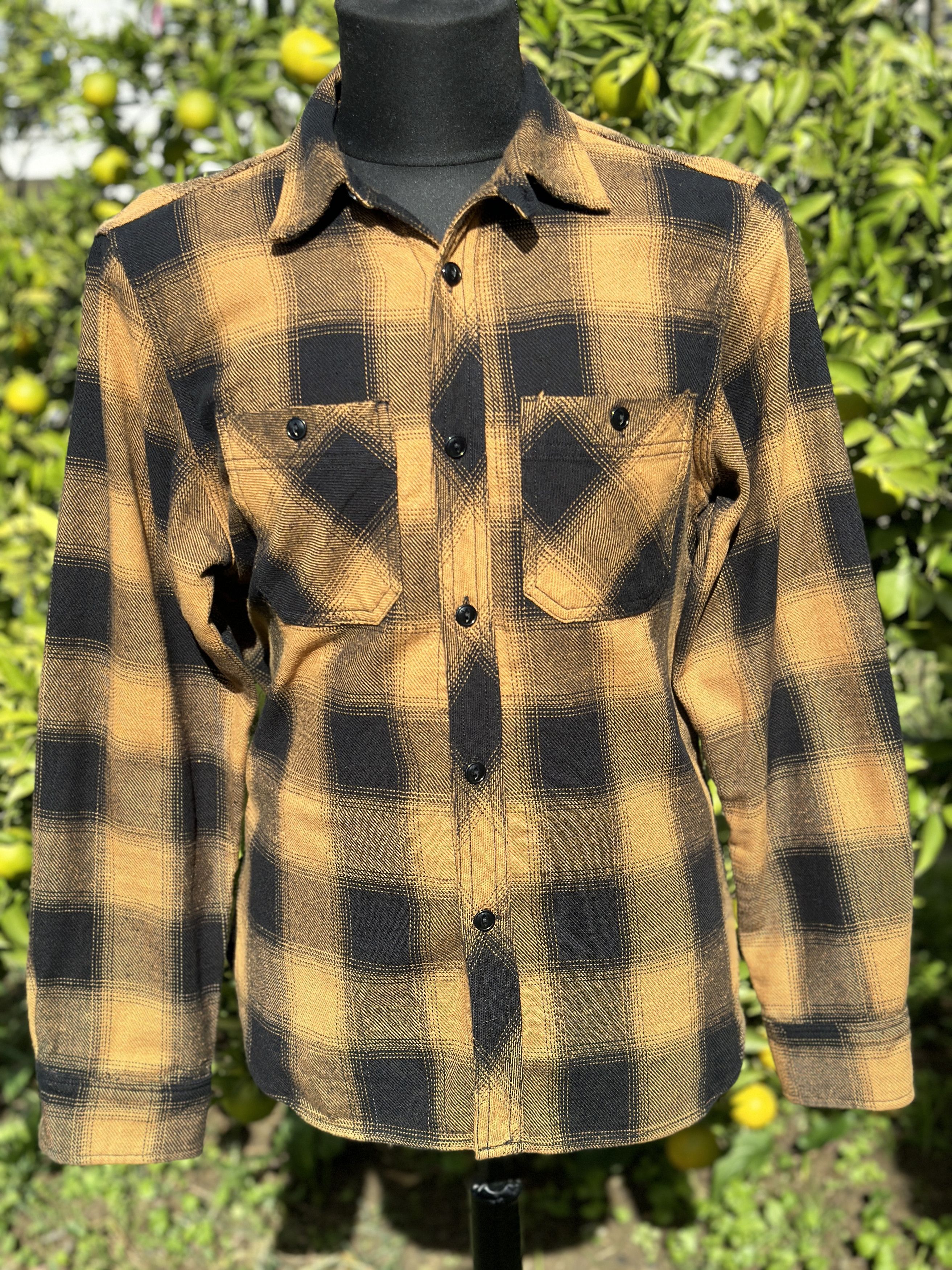 Rogue Territory Rare Rogue Territory Western Gold Heavy Plaid Button Size M Size US M / EU 48-50 / 2 - 9 Thumbnail