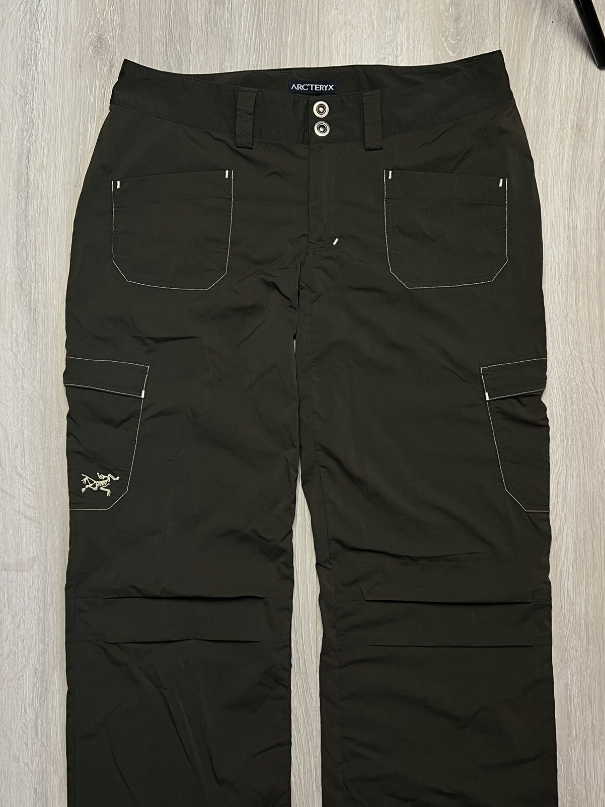 Arc'teryx Arc’teryx Small Logo Nylon Light Cargo Pants Size 29" - 2 Thumbnail