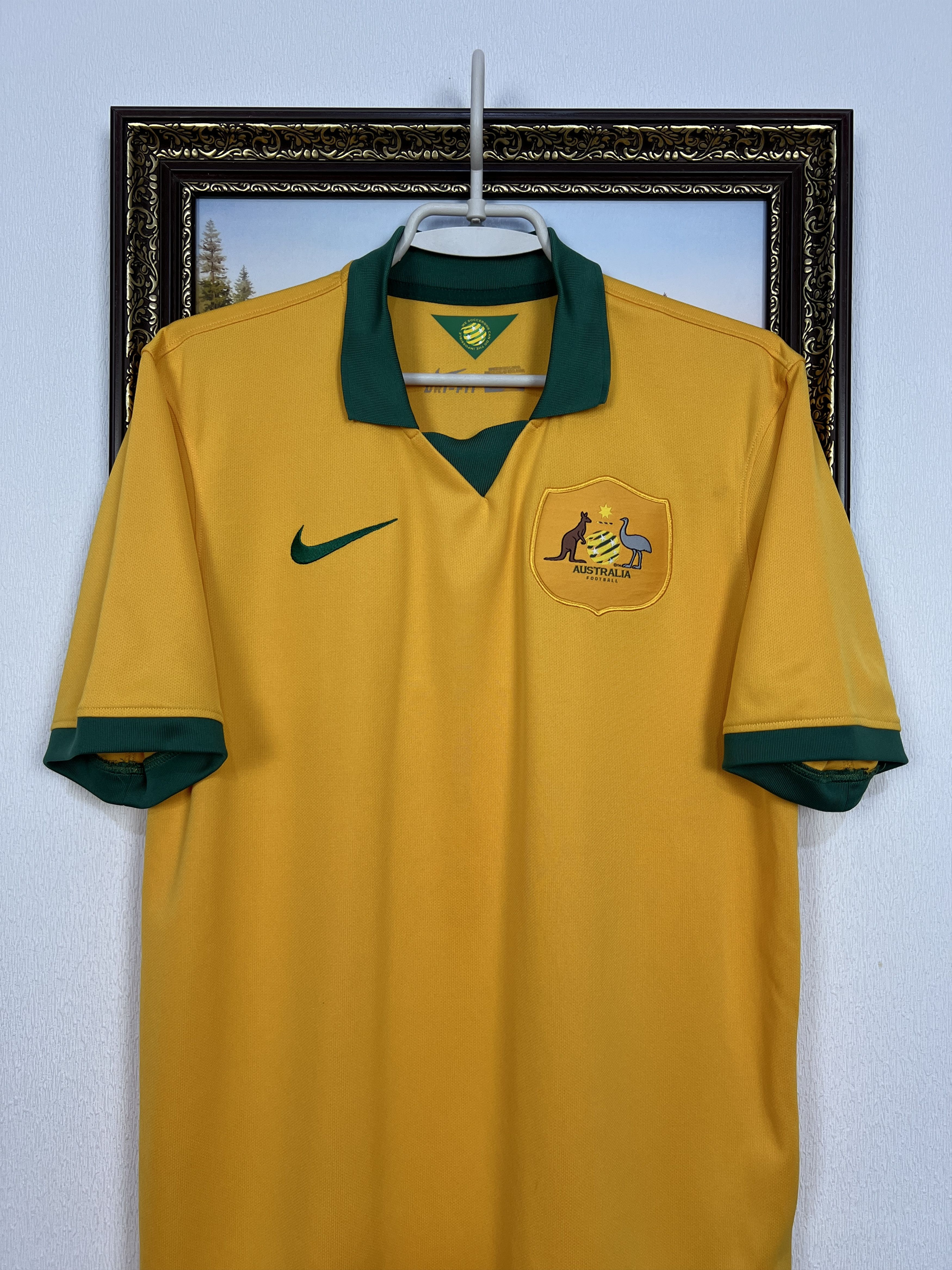 Nike Australia Home football shirt 2014 Soccer Nike Jersey Mens Size US M / EU 48-50 / 2 - 2 Thumbnail