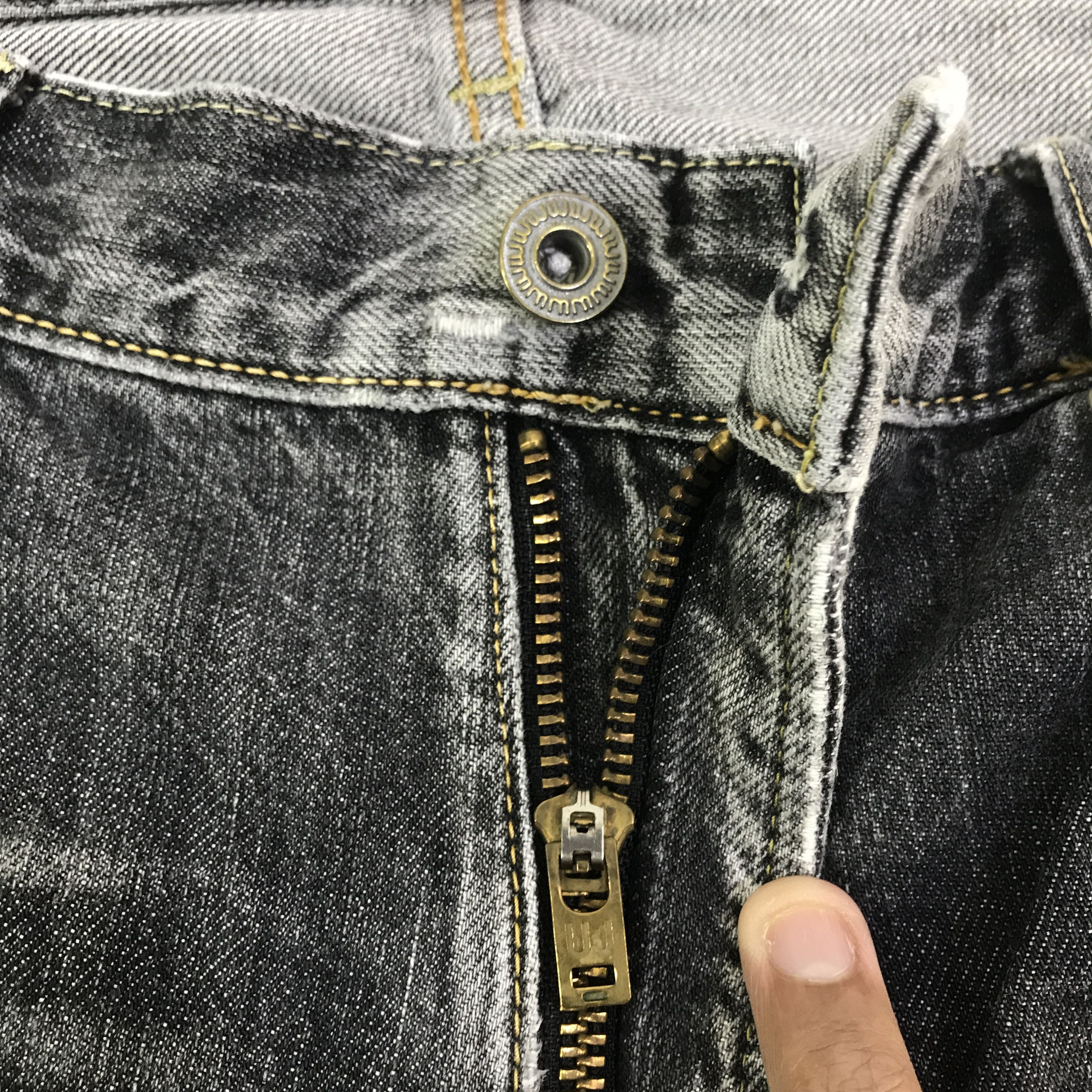 Japanese Brand 002 Vtg Uniqlo Black denim distressed Jeans pants K130B23 Size US 33 - 13 Thumbnail