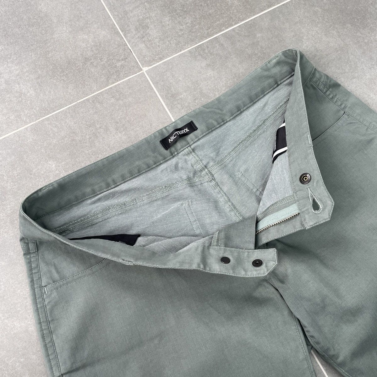 Arc'teryx Arcteryx Arc'teryx A2B Commuter Pant Women Size 8 Size 30" / US 8 / IT 44 - 8 Thumbnail