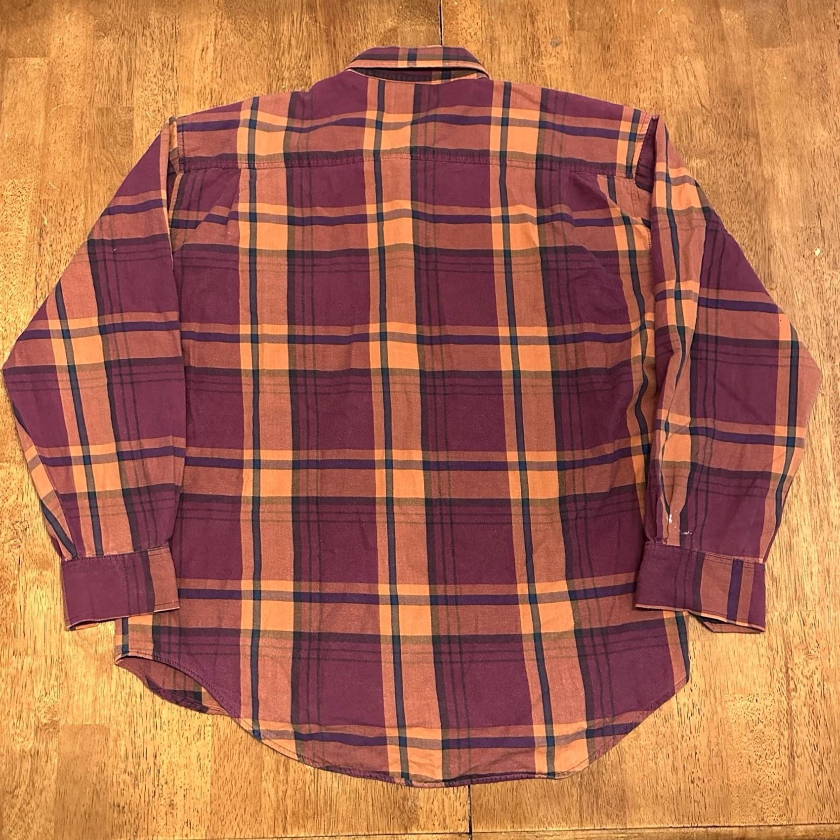 Gap VINTAGE Gap Mens Button-Down Shirt Plaid Large Red Cotton Flannel Button-Up Casual Button-Down Mens Regular L Size US L / EU 52-54 / 3 - 3 Thumbnail