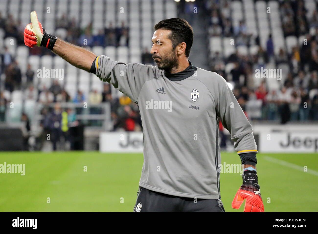 Adidas Adidas Juventus 2016 Training Grey Sweatshirt Jersey Size US L / EU 52-54 / 3 - 2 Thumbnail