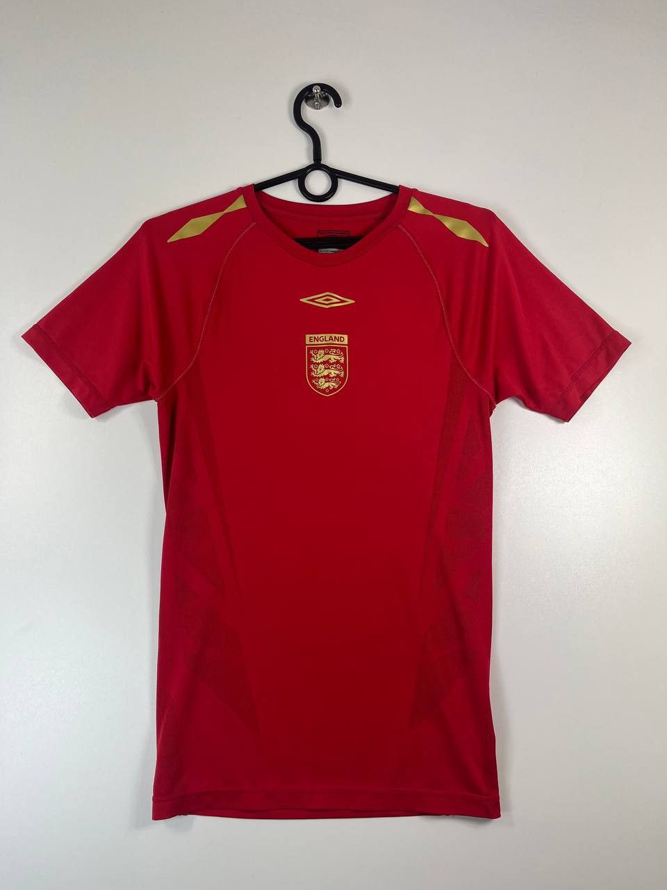 Umbro England National Team Umbro Away Jersey Red 2006-2008 Size S Size US S / EU 44-46 / 1 - 1 Thumbnail