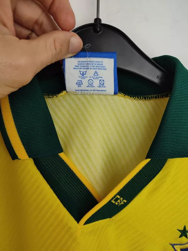 Umbro Vintage Umbro Brazil 1994 World Cup Home FOOTBALL Kit SHIRT Size US XL / EU 56 / 4 - 7 Thumbnail