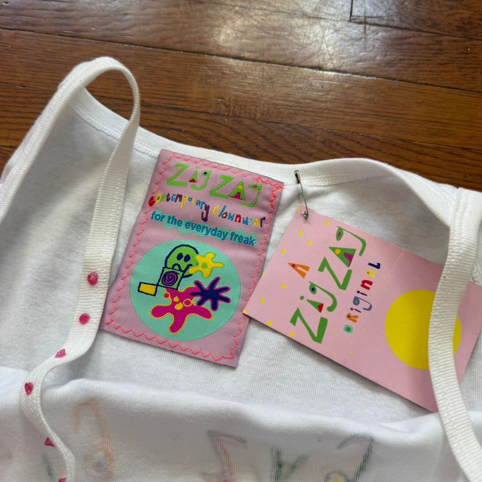 Los Angeles Apparel y2k graphic baby tee spaghetti tank zig zag superfan ✦ Size S / US 4 / IT 40 - 5 Thumbnail
