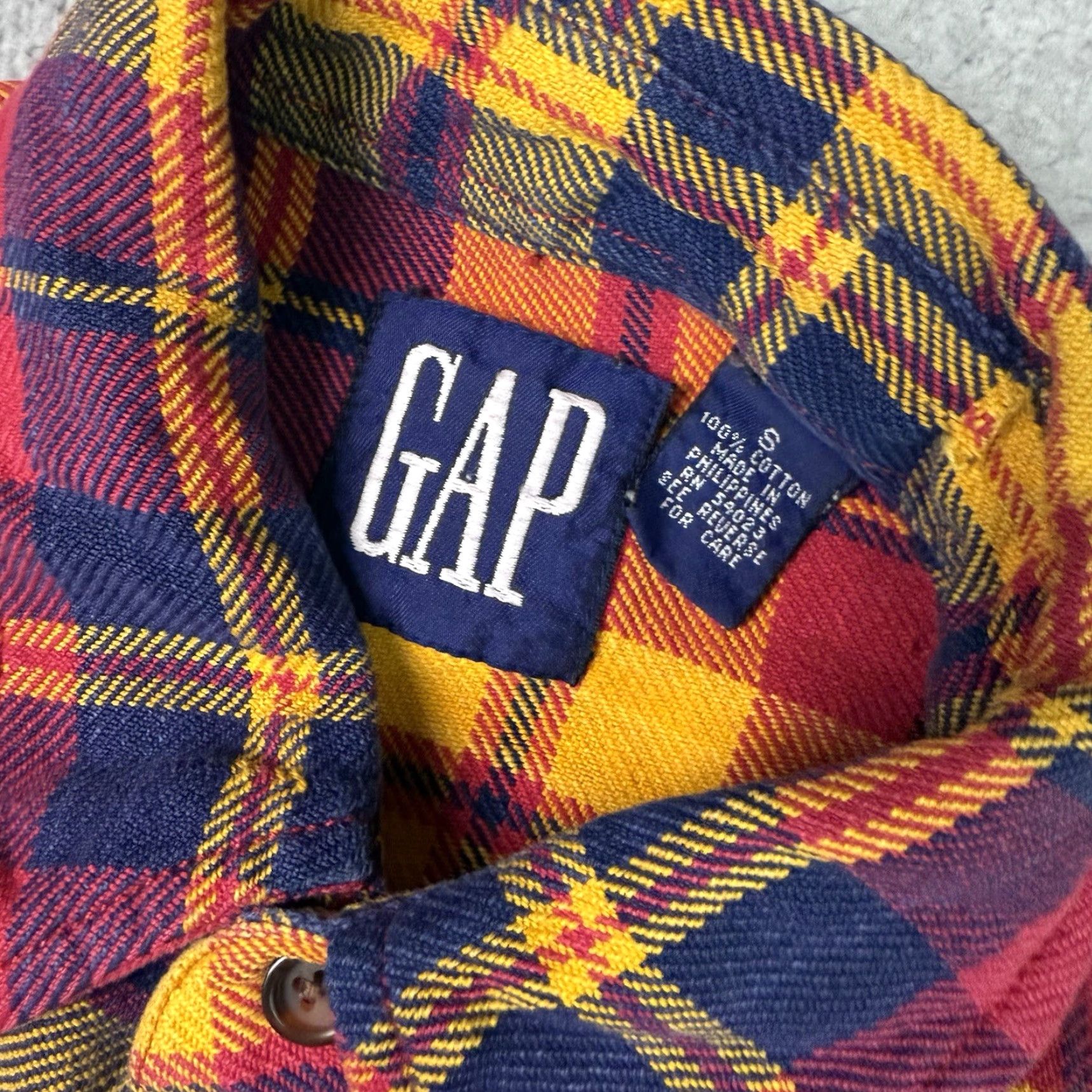 Gap VINTAGE Gap Shirt Mens S Red Heavy Flannel Plaid Button-Down Long Sleeve 90s Size US S / EU 44-46 / 1 - 3 Thumbnail