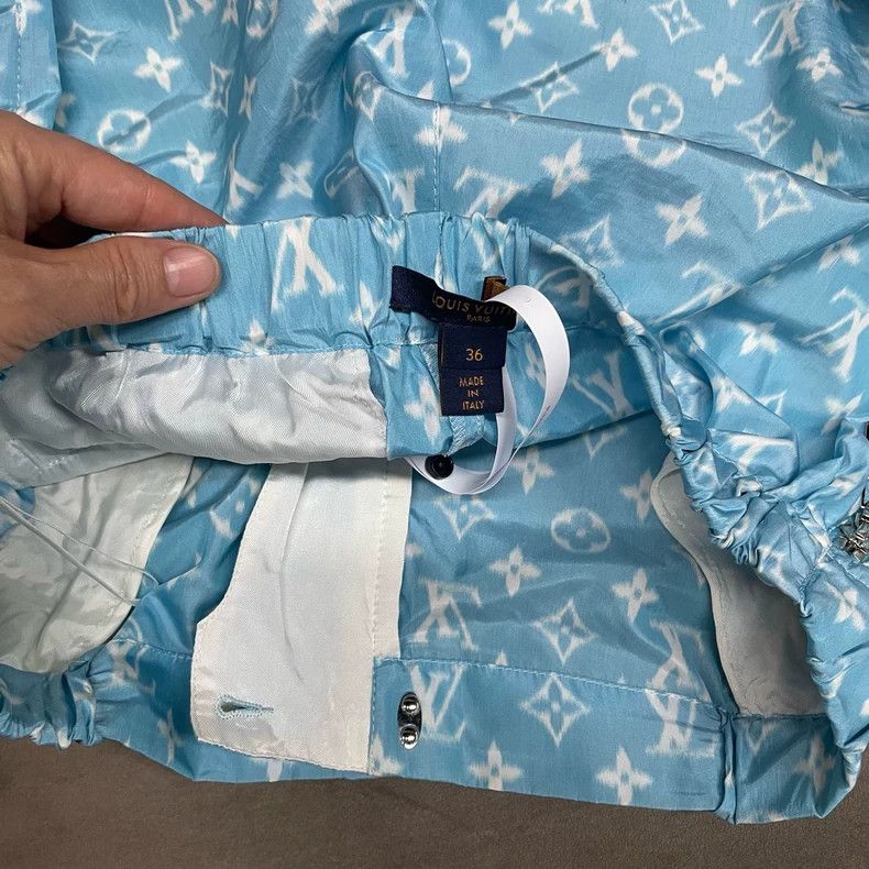 Louis Vuitton Louis Vuitton Blue jogging pants with full logo pants Size US 36 / EU 52 - 3 Thumbnail