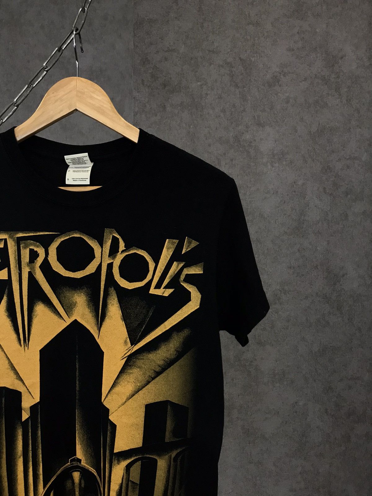 Band Tees Metropolis 2008 vintage rock band tee Size US S / EU 44-46 / 1 - 2 Thumbnail