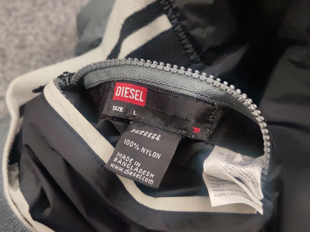 Diesel Vintage Y2K Diesel industry Logo Reversible Bomber Jacket Size US L / EU 52-54 / 3 - 17 Thumbnail