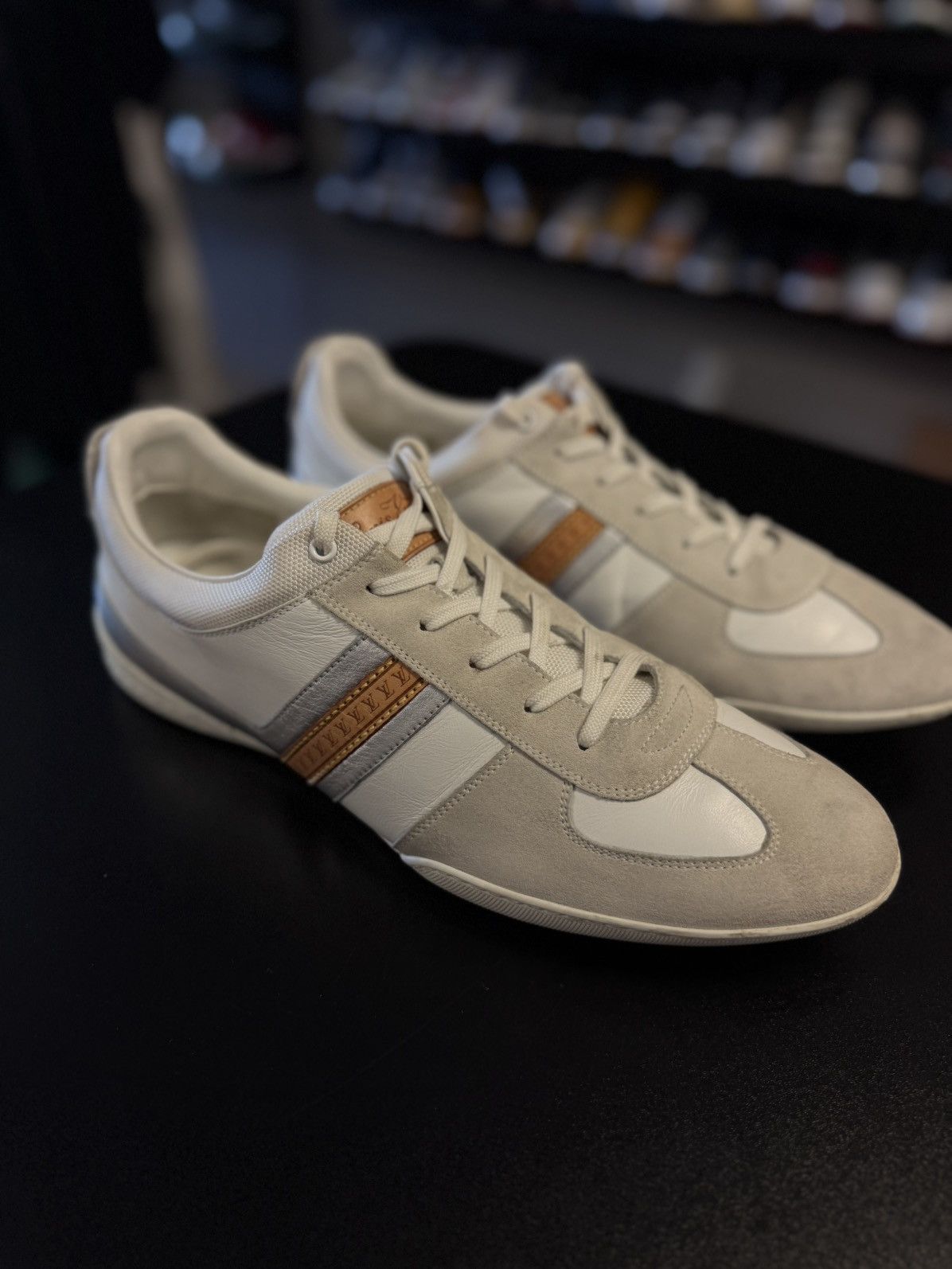 Louis Vuitton Louis Vuitton Dress Vintage Low Sneakers 9.5LV/10.5US Size US 10.5 / EU 43-44 - 4 Thumbnail