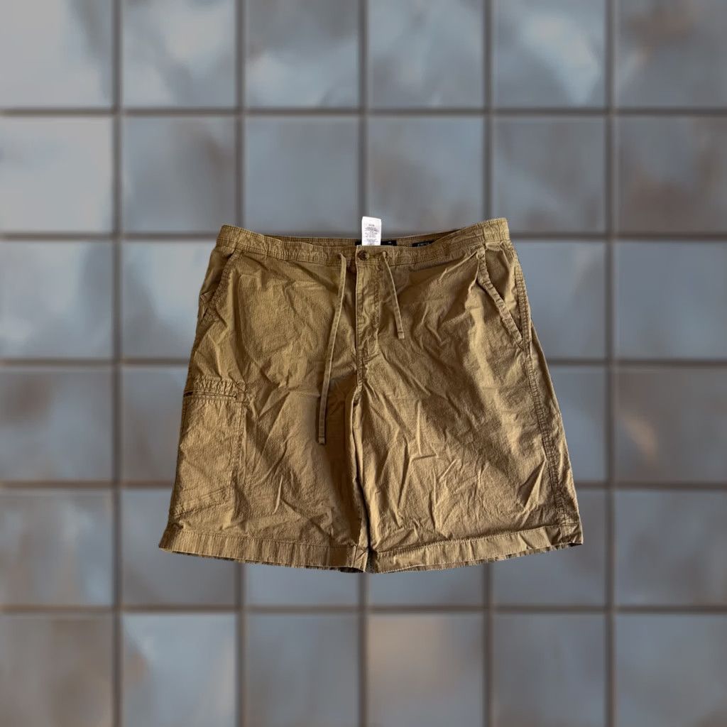 Chaps VINTAGE Chaps Shorts Men’s Size 38 Khaki Stretch Multi Pocket Cargo 00’s Y2K HTF Size US 38 / EU 54 - 1 Thumbnail