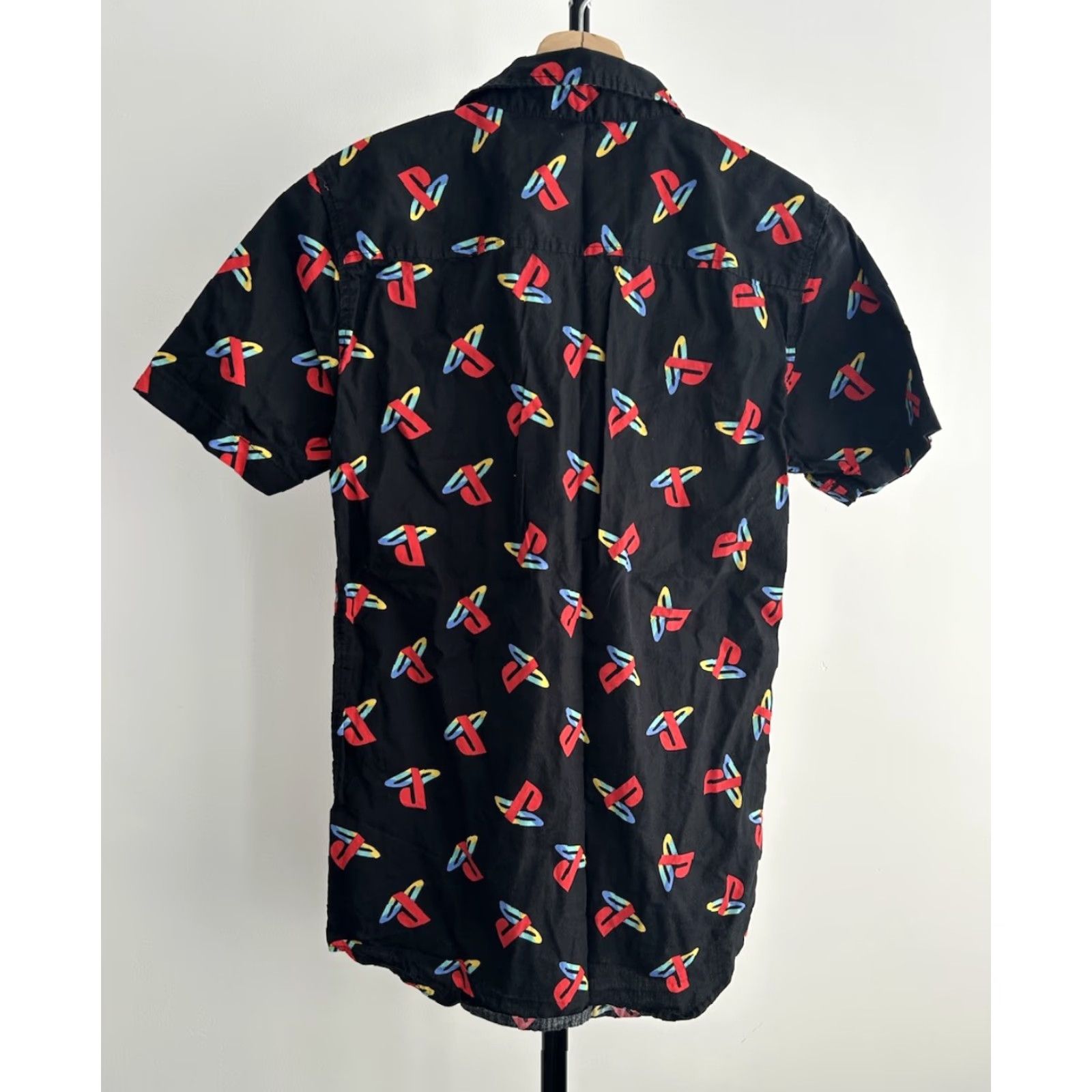 Sony Sony PlayStation Logo Button-Up Shirt Men’s Short Sleeve Color Black Floral 90s Halloween Hawaiian Skull NAA Knit? Wait. Size 36R - 2 Thumbnail