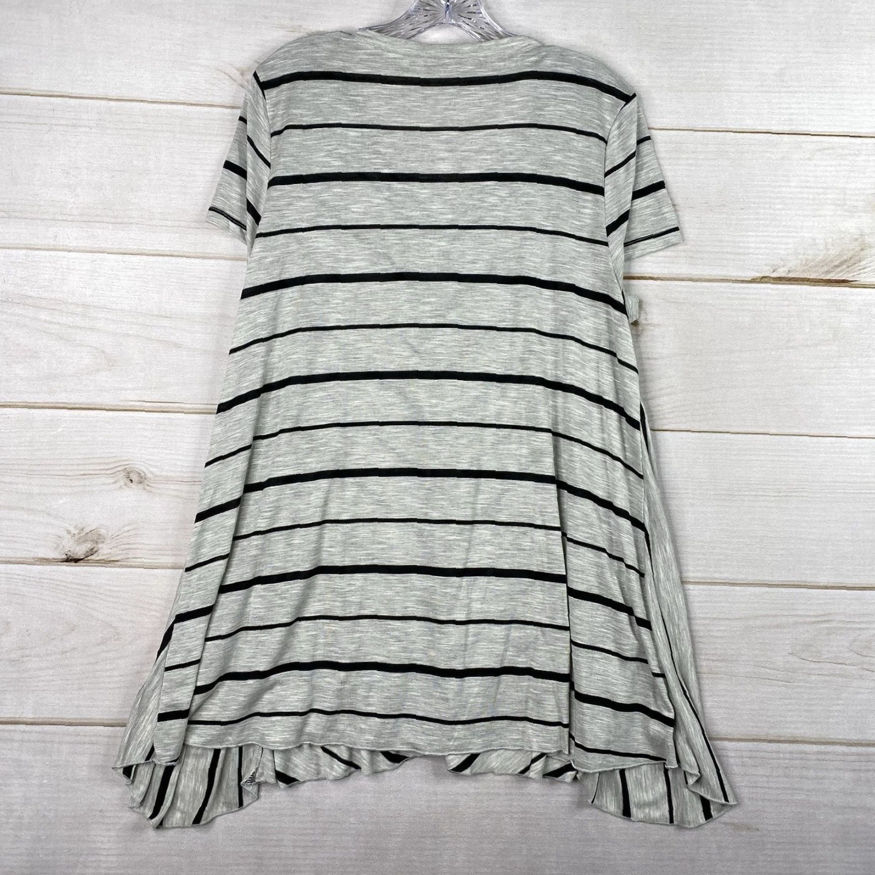 Soft Surroundings Soft Surroundings Shirt Womens 1X Gray V-Neck Tunic Striped Stretch Lightweight Size XL / US 12-14 / IT 48-50 - 7 Thumbnail