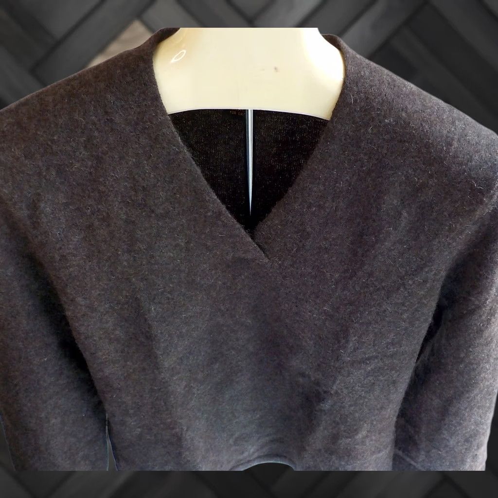 Vintage PHILOSOPHY 100% Cashmere V-neck Sweater Brown XL Women Pullover Size XL Mens Womens Girls Boys Size XL / US 12-14 / IT 48-50 - 1 Thumbnail