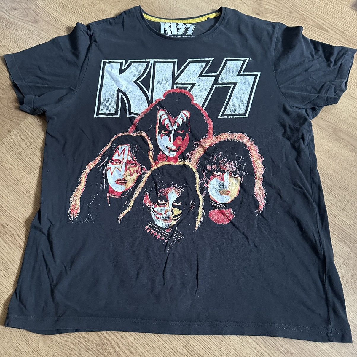 Band Tees 2016 Kiss Under License To Epic Rights T-Shirt Tee Size US L / EU 52-54 / 3 - 1 Thumbnail
