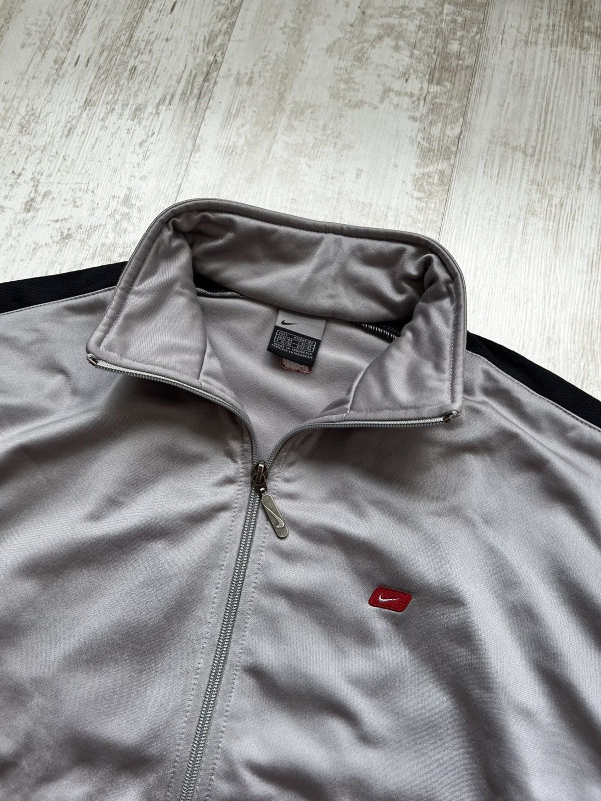 Nike Vintage 00s Nike Grey Zip Up Track Jacket Swoosh Logo L size Size US L / EU 52-54 / 3 - 5 Thumbnail