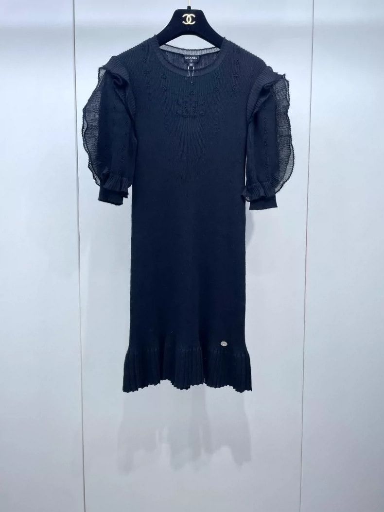 Chanel Chanel 21A black ruffled knitted dress 2504-Nextarrow Size XS / US 0-2 / IT 36-38 - 1 Thumbnail