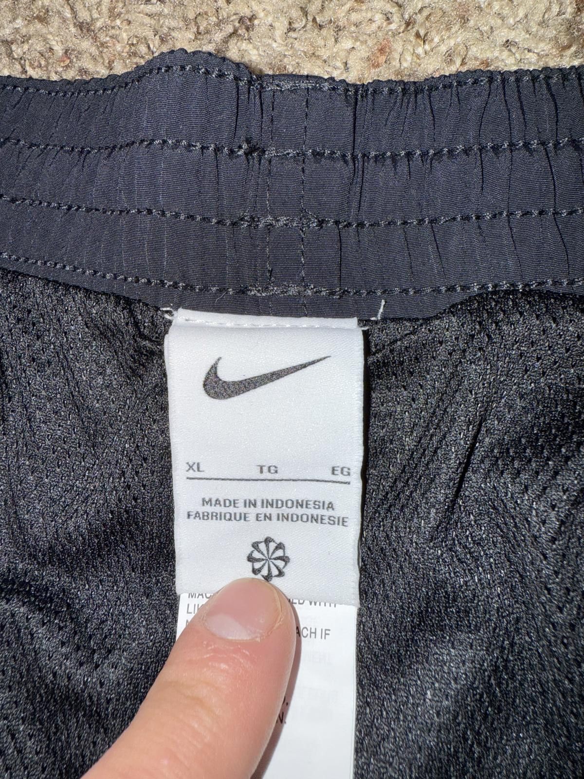 Nike Nike Men’s Solid Icon 5" Volley Swim Black Shorts Size US 36 / EU 52 - 6 Thumbnail
