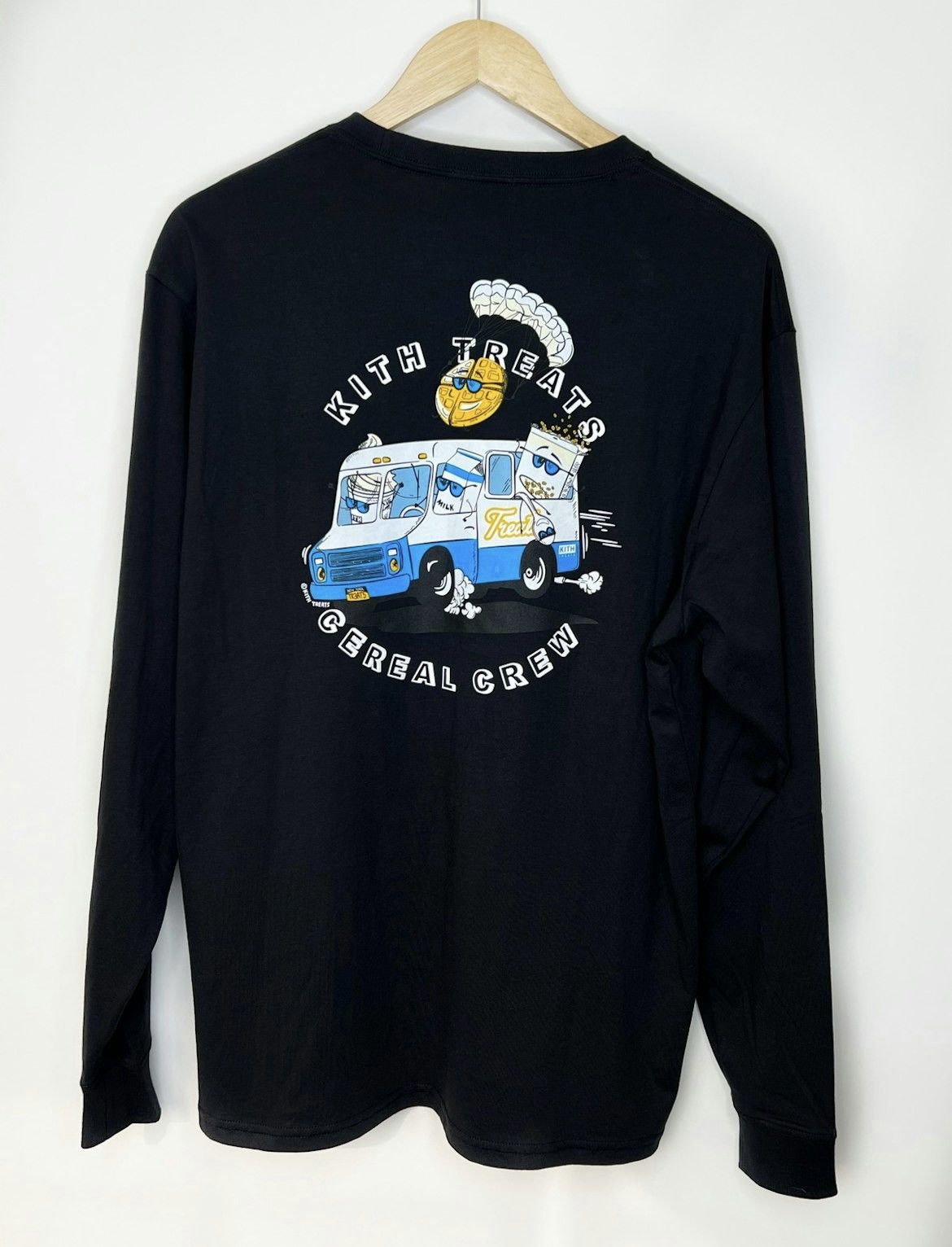Kith × Vintage Kith Treats Parade II LS Tee Size US XL / EU 56 / 4 - 1 Thumbnail