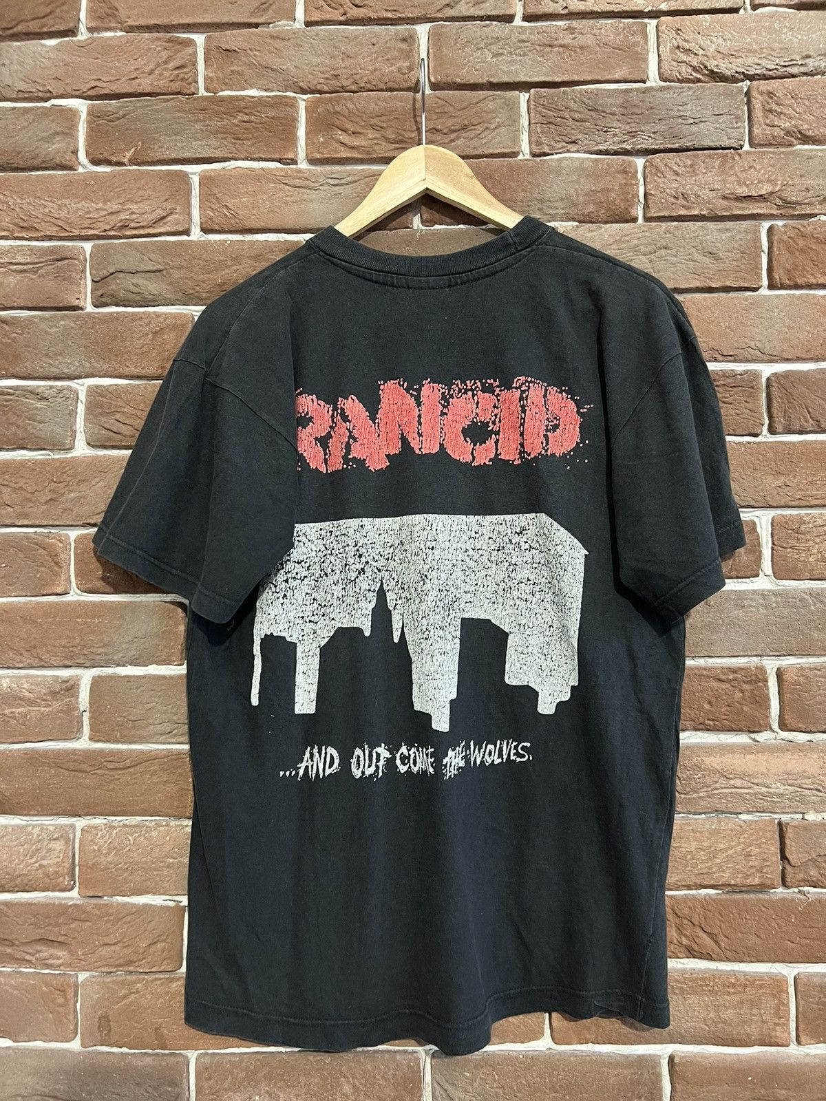 Band Tees Vintage 90s And out Come wolves Punk Band T Shirt Y2K Size US L / EU 52-54 / 3 - 2 Thumbnail