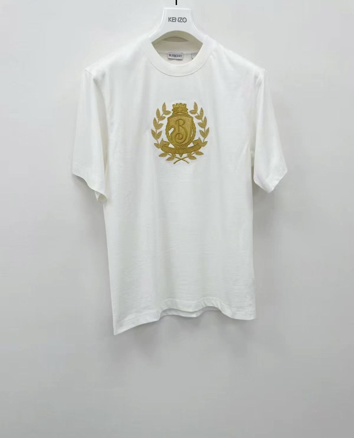 Burberry BURBERRY 100% Cotton Embroidered Short Sleeve T-shirt J30 Size US S / EU 44-46 / 1 - 2 Thumbnail