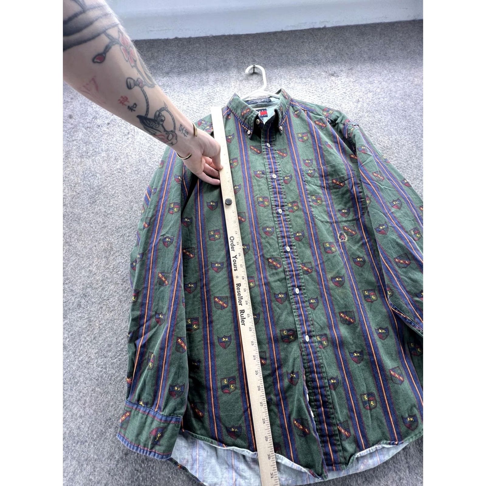 Tommy Hilfiger VINTAGE Tommy Hilfiger Shirt Mens Large Green Stripe Button Front Crest Shirt Size US L / EU 52-54 / 3 - 2 Thumbnail