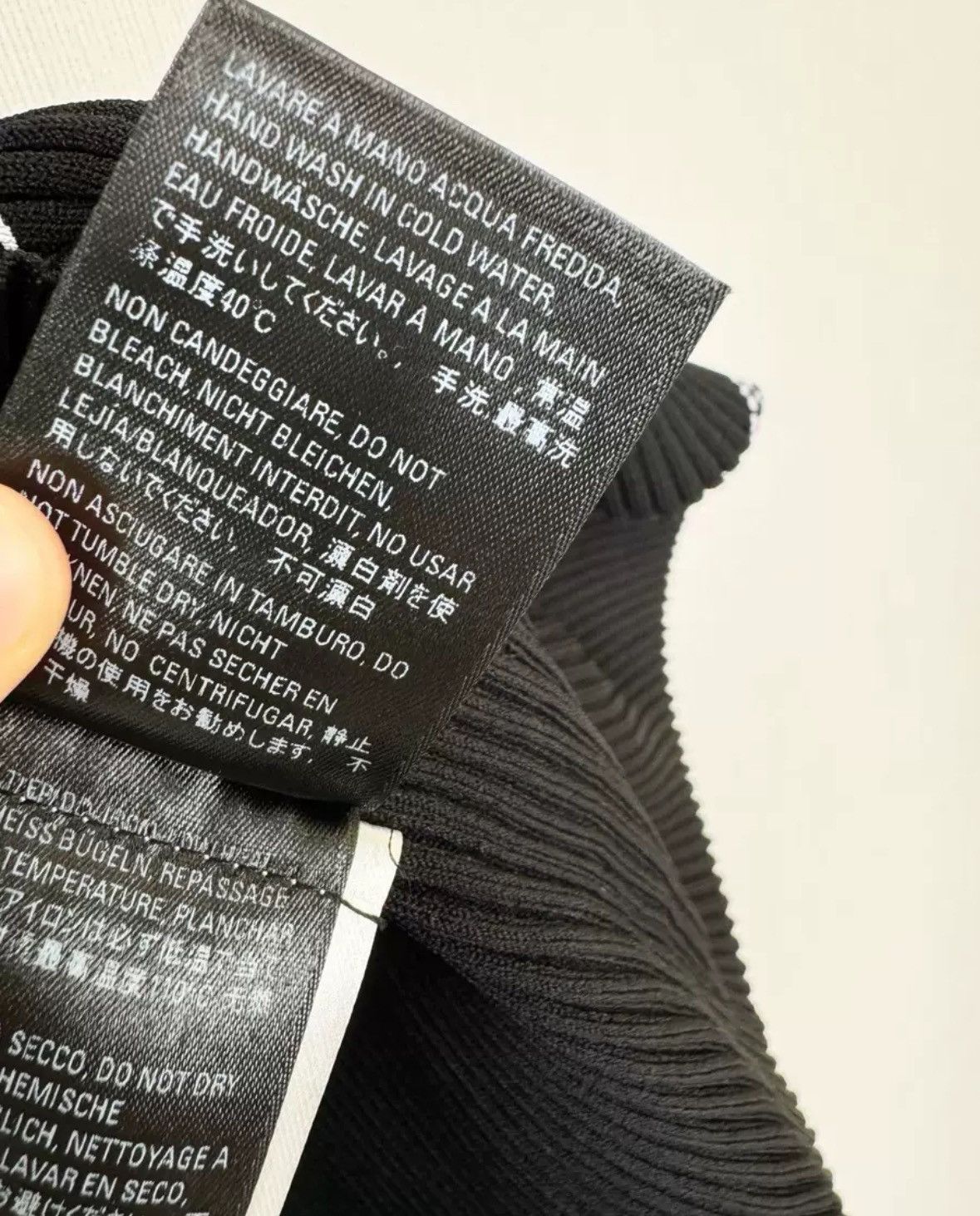 Balenciaga balenciaga sweater 2412-Nextarrow Size US S / EU 44-46 / 1 - 5 Thumbnail