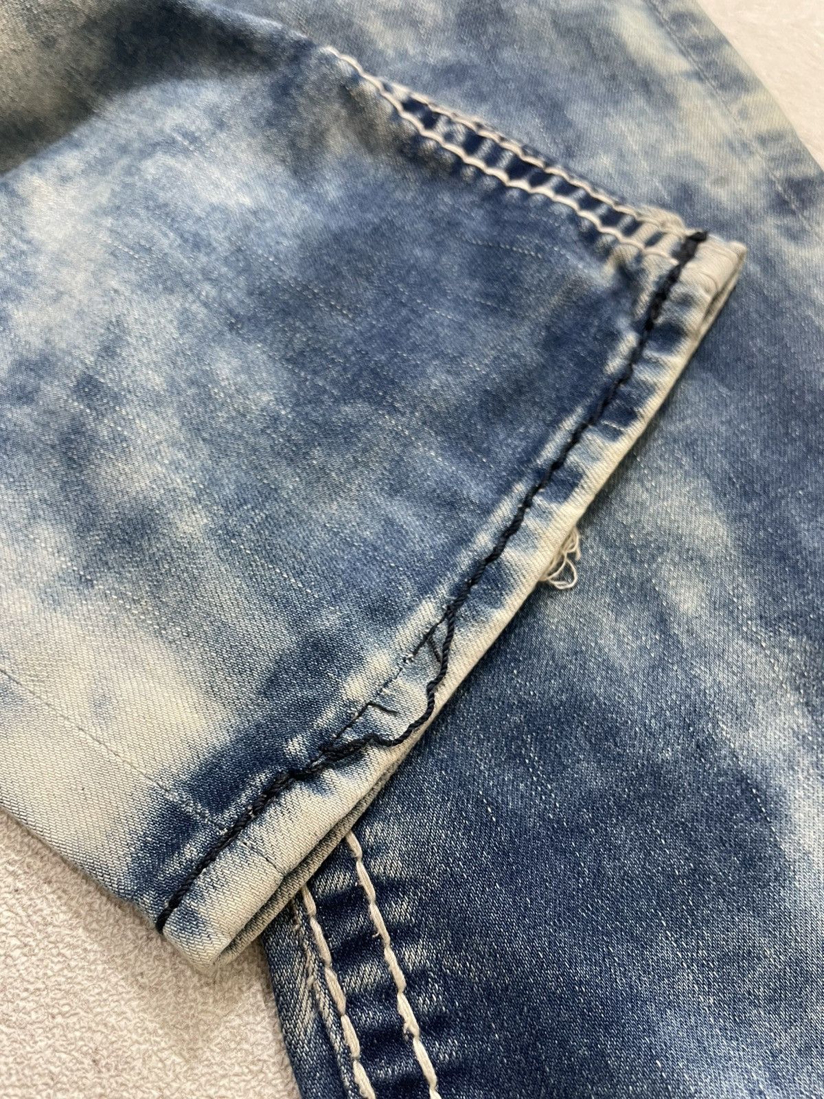 Japanese Brand 2000s Acid Washed Buckaro Light Blue Jeans Y2K Size US 29 - 9 Thumbnail