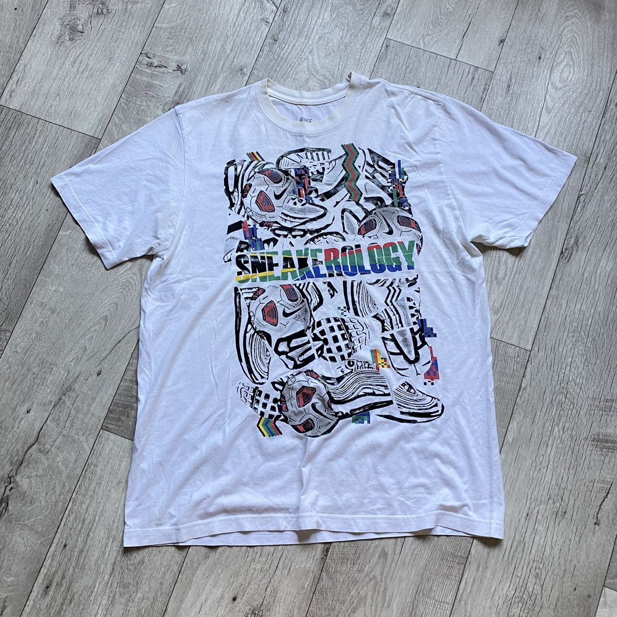 Nike NIKE Y2K SNEAKEROLOGY AIR MAX T SHIRT Size US XL / EU 56 / 4 - 1 Thumbnail