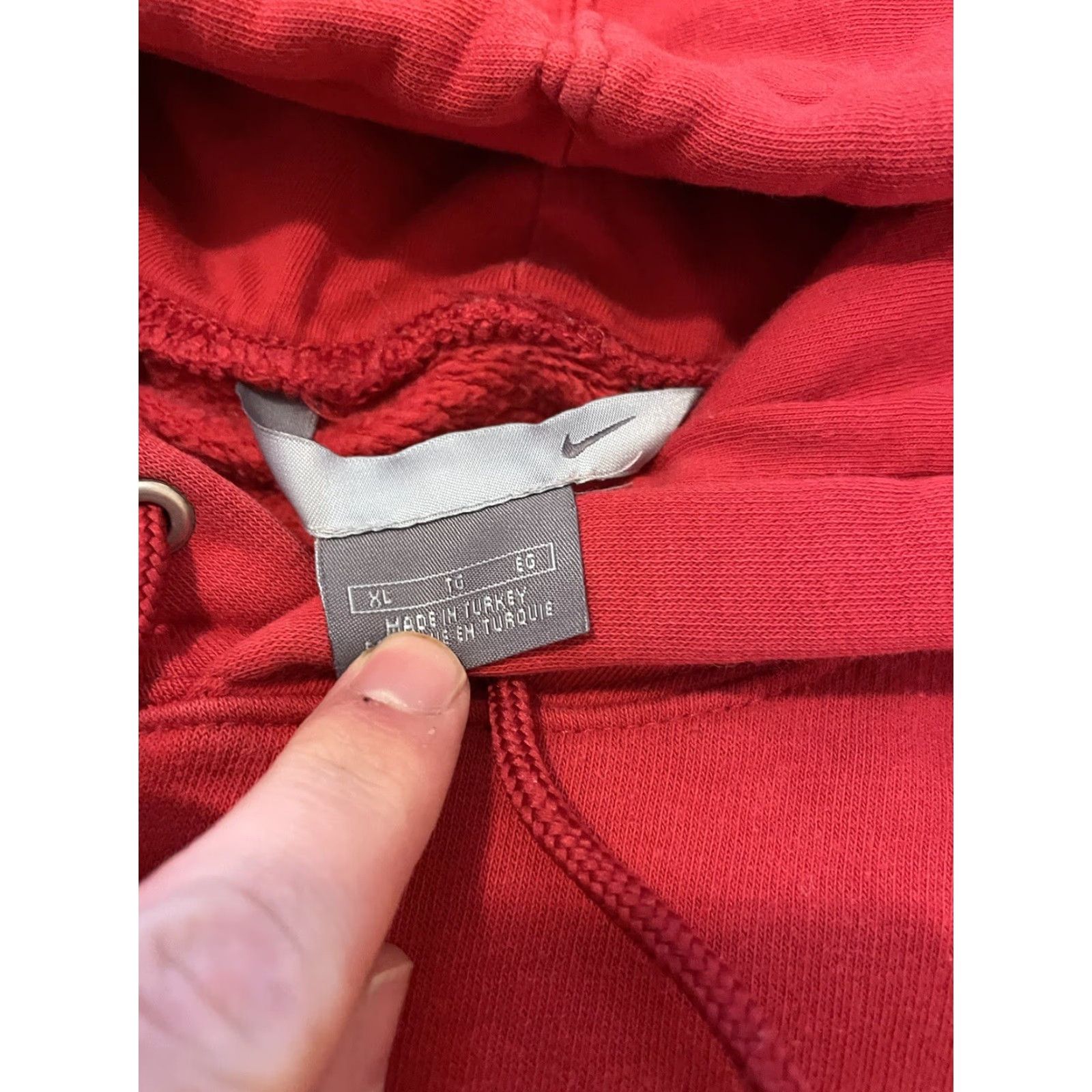 Nike VINTAGE Nike Hoodie Mens XL Red Embroidered Logo Big Swoosh, 90s Y2K, Pullover, Fleece, Heavyweight, Drawstring Hooded, Pockets, Graphic Print Size US XL / EU 56 / 4 - 4 Thumbnail