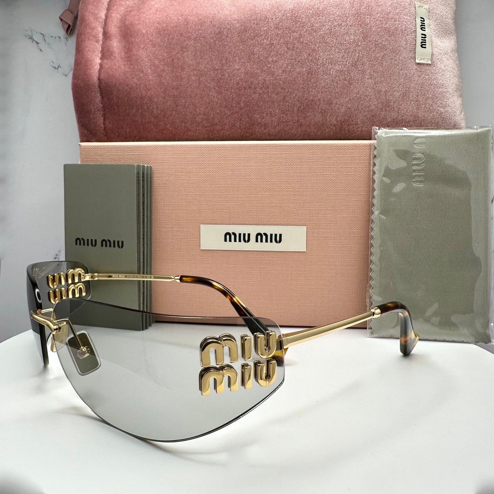 New MIU MIU Logo Sunglasses 2025 Runway Gold Slim Wrap