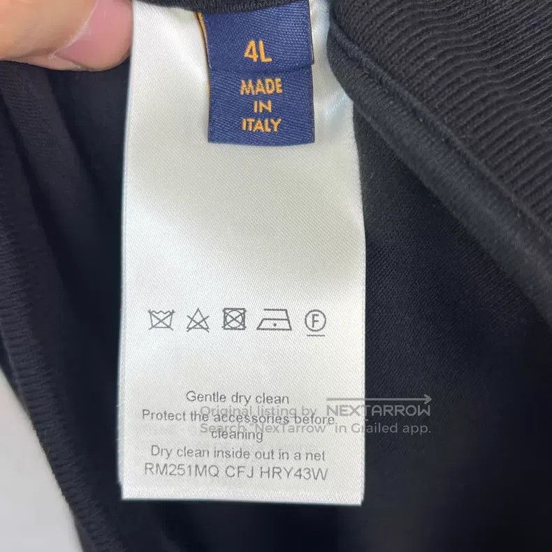Louis Vuitton Louis Vuitton size 4l Solid logo embroidered beaded zip kni Size US 30 / EU 46 - 5 Thumbnail