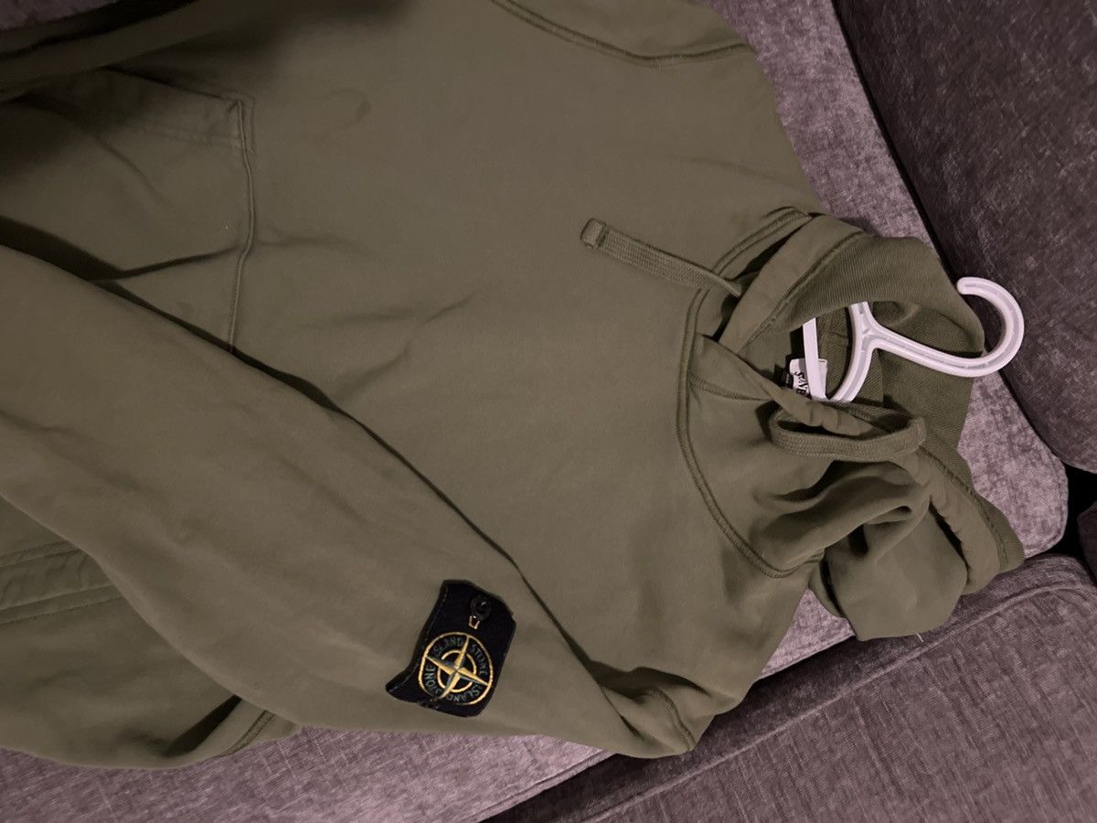 Stone Island STONE ISLAND HOODIE - OLIVE Size US M / EU 48-50 / 2 - 3 Thumbnail
