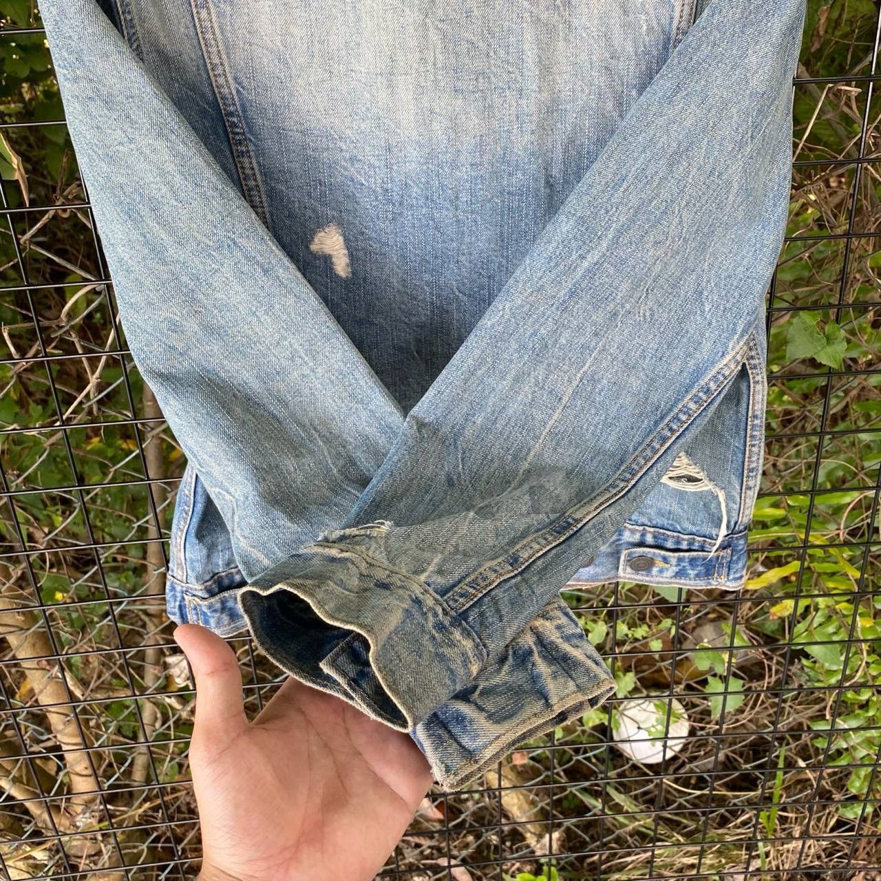 American Eagle Outfitters Vtg Type 3 Light Washed Distressed Denim Jacket Size US M / EU 48-50 / 2 - 10 Thumbnail