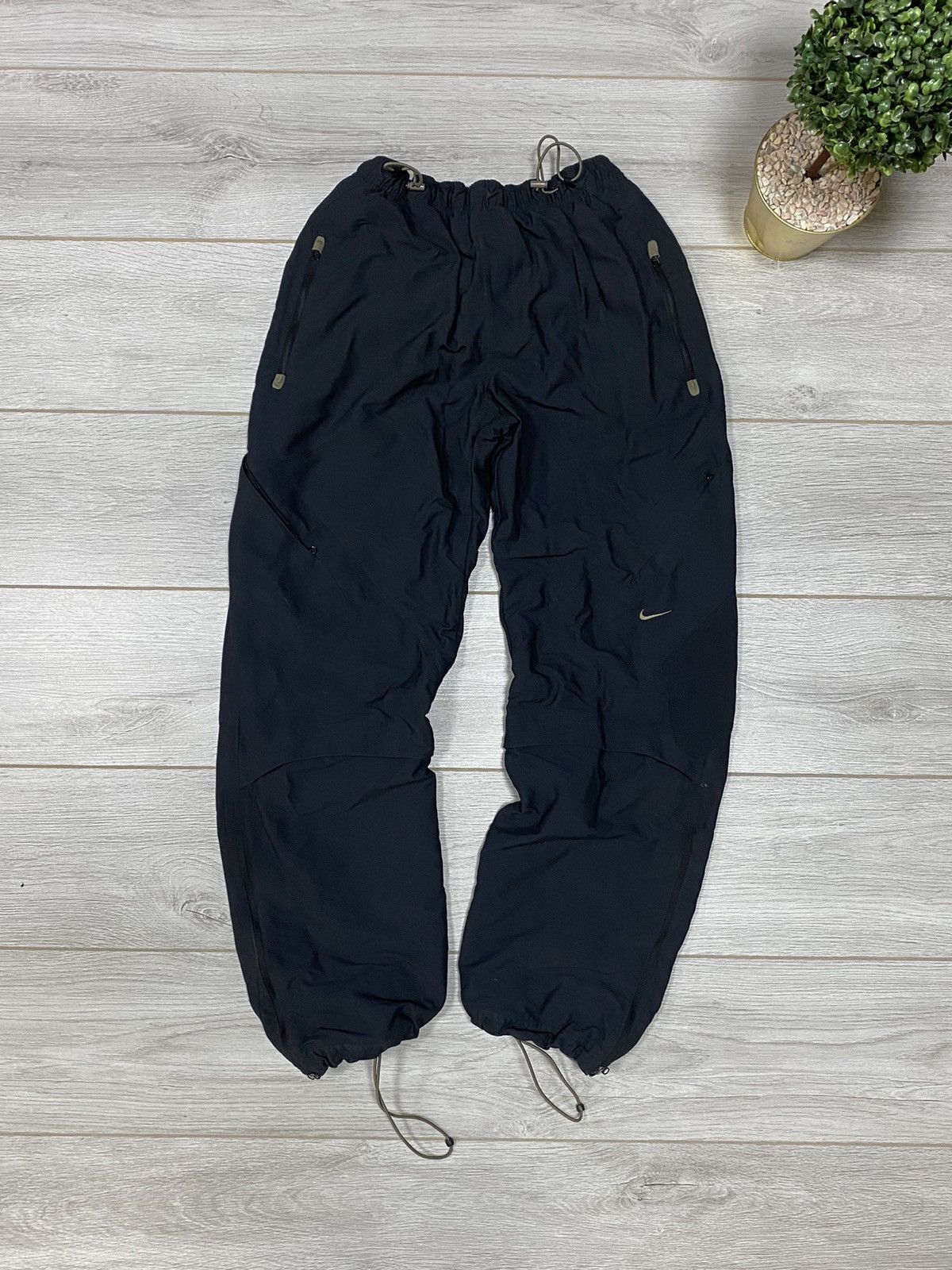 Nike Nike vintage nylon parachute wide pants ninja Size US 32 / EU 48 - 1 Thumbnail